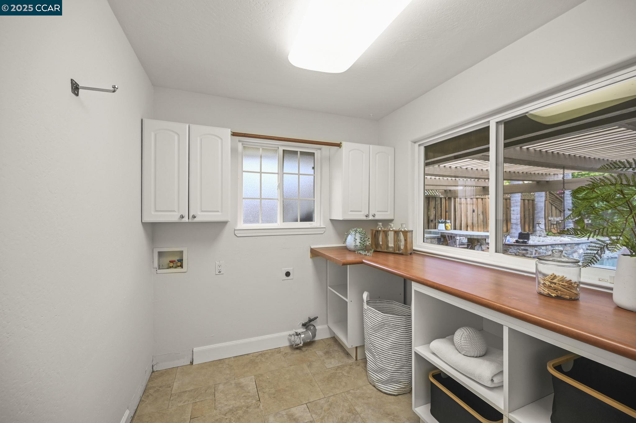 34 Willowview Ct