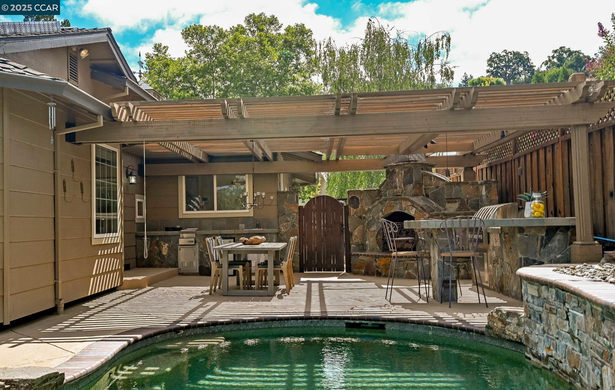 34 Willowview Ct