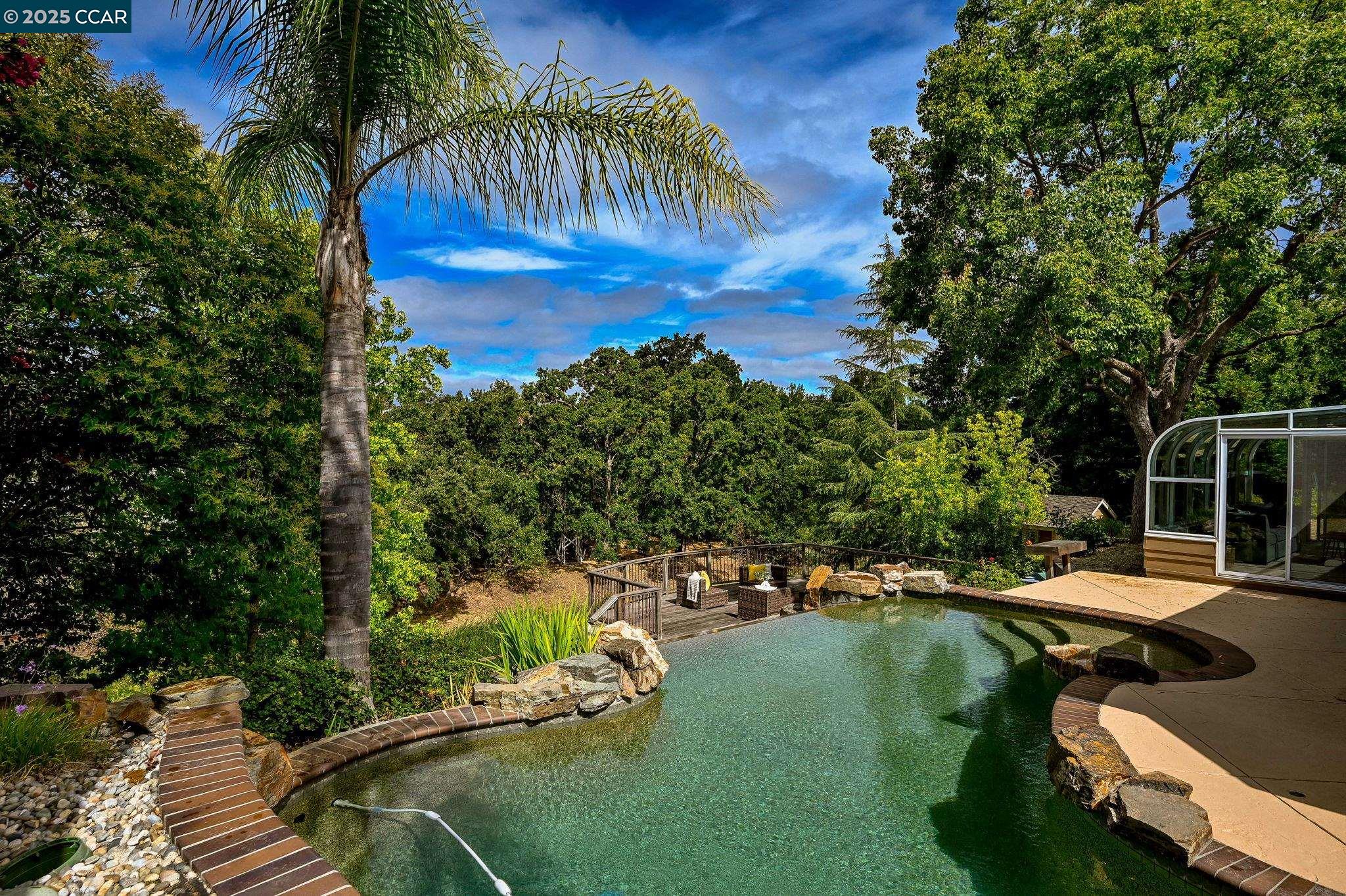 34 Willowview Ct