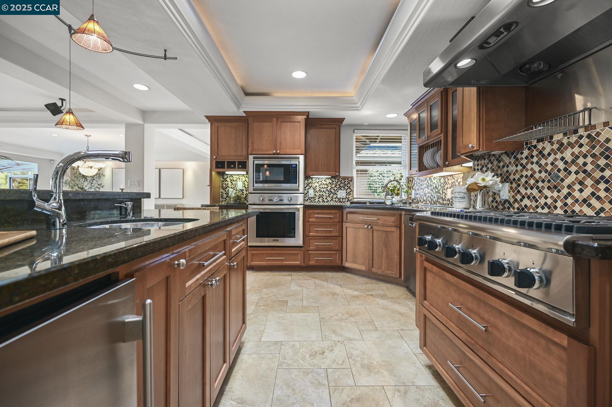 34 Willowview Ct