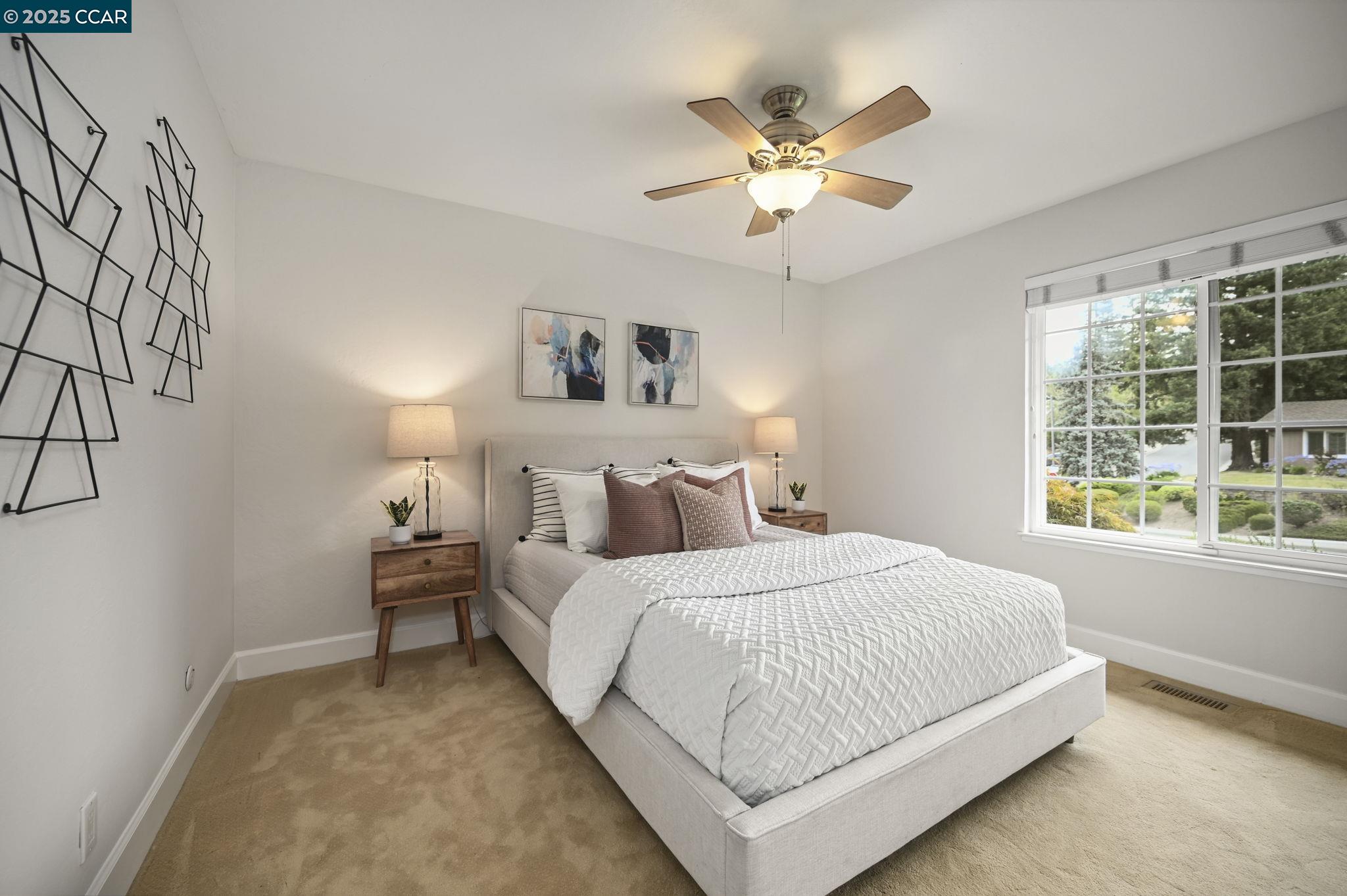 34 Willowview Ct