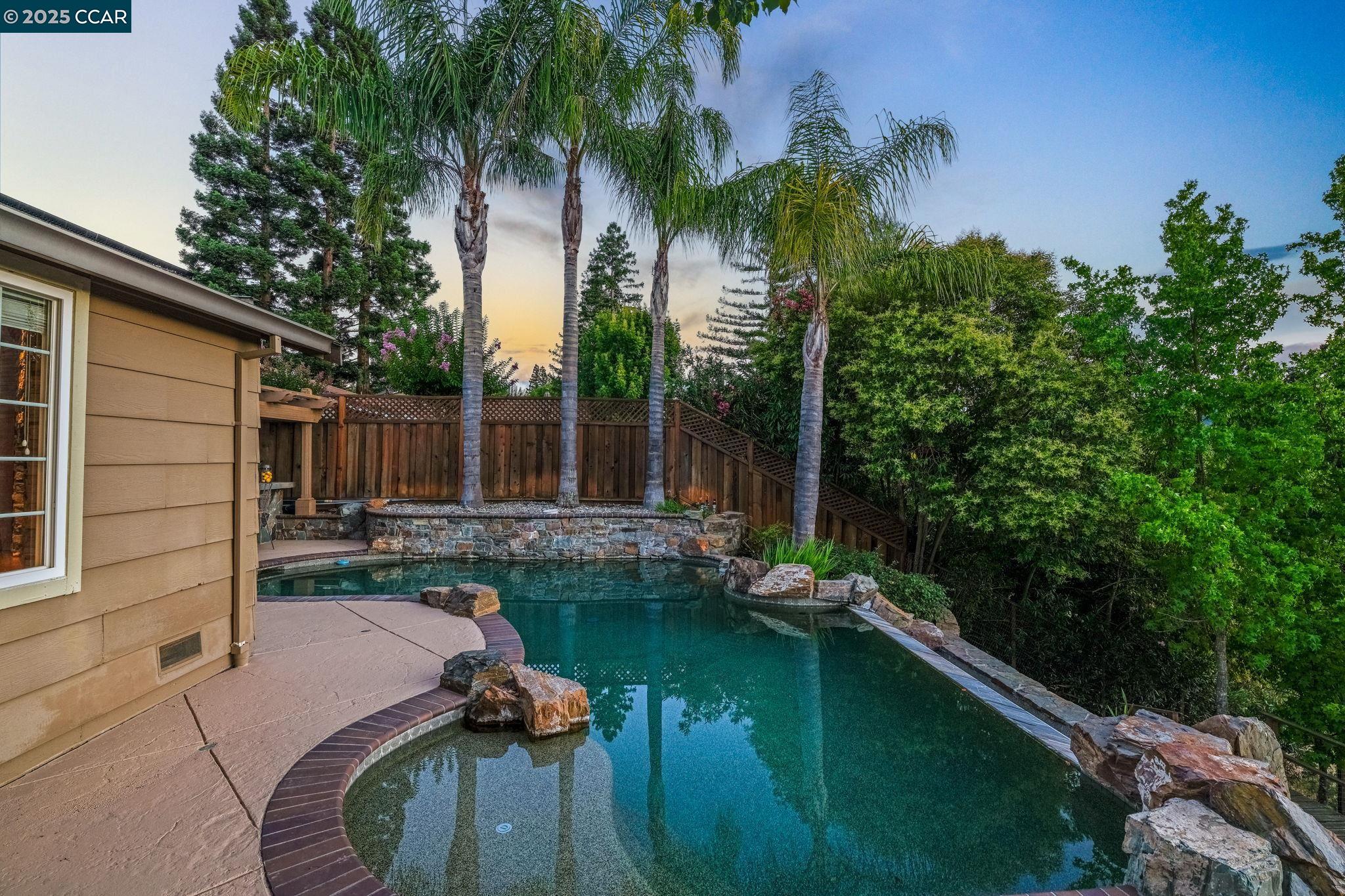 34 Willowview Ct