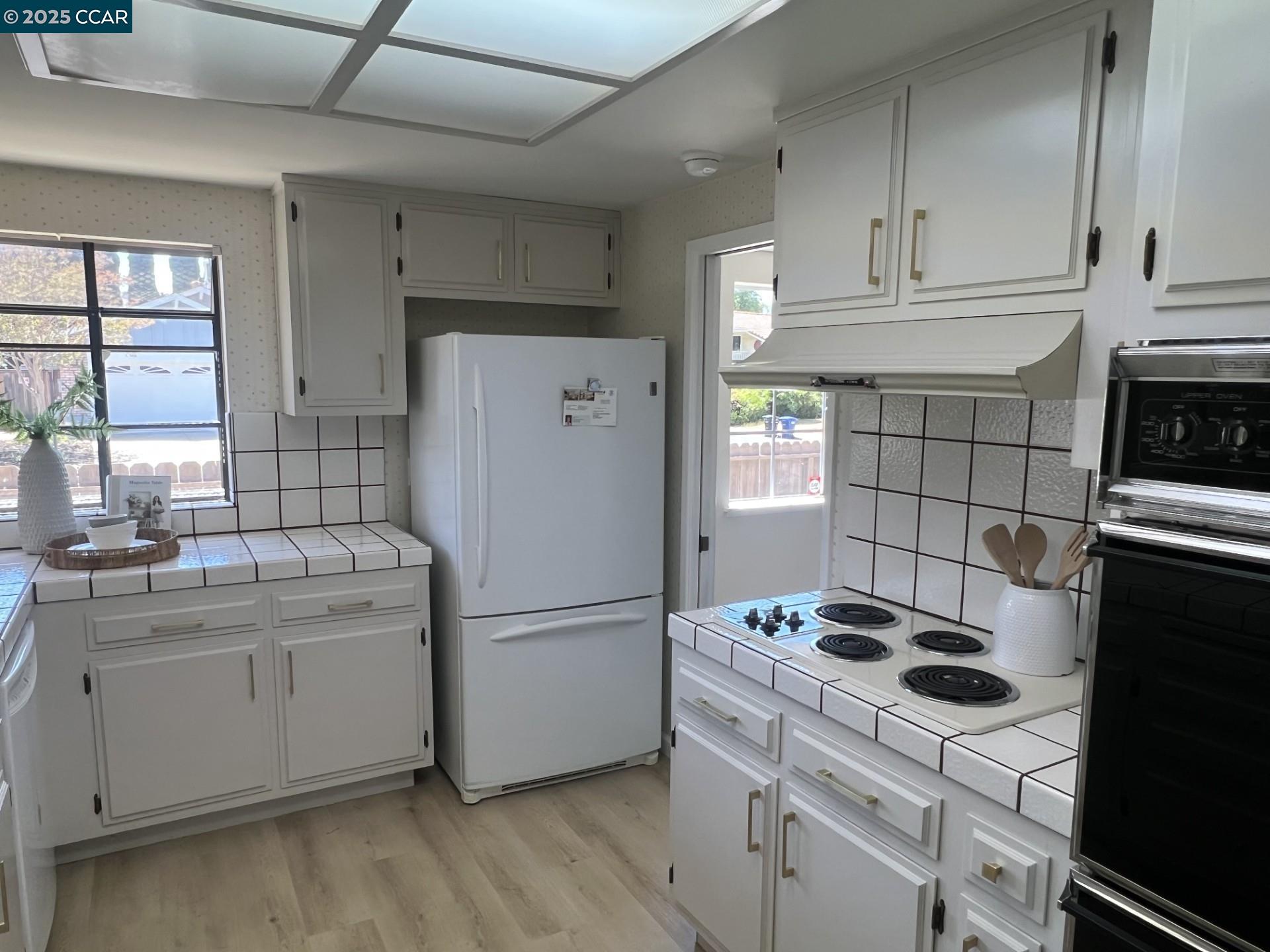 5040 Murchio Dr