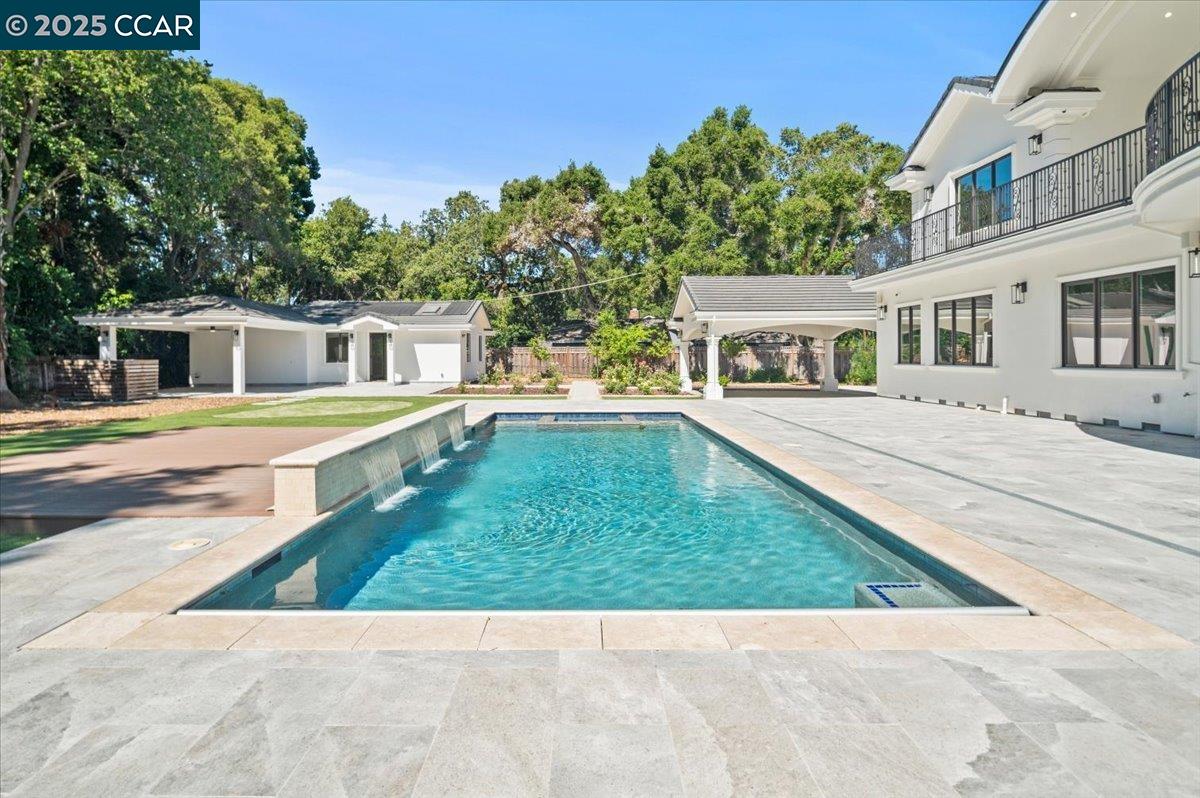 74 Middlefield Rd