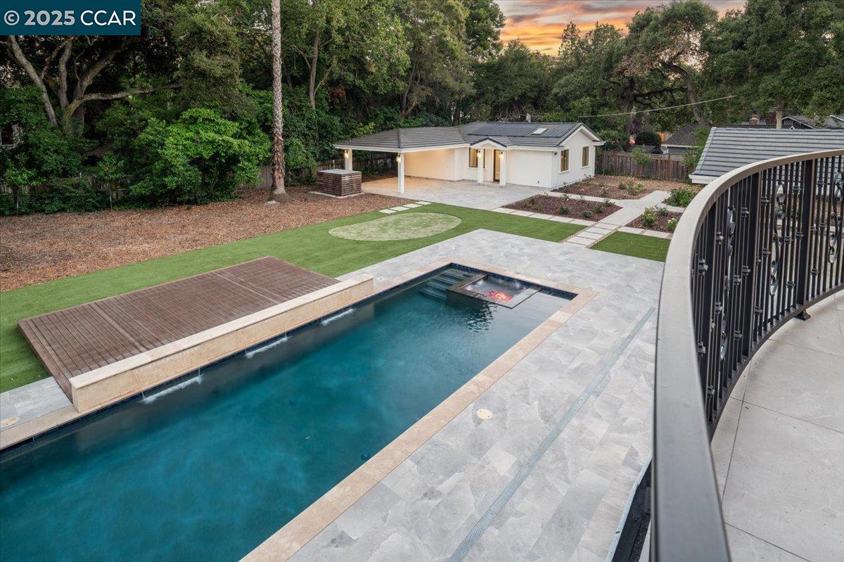 74 Middlefield Rd