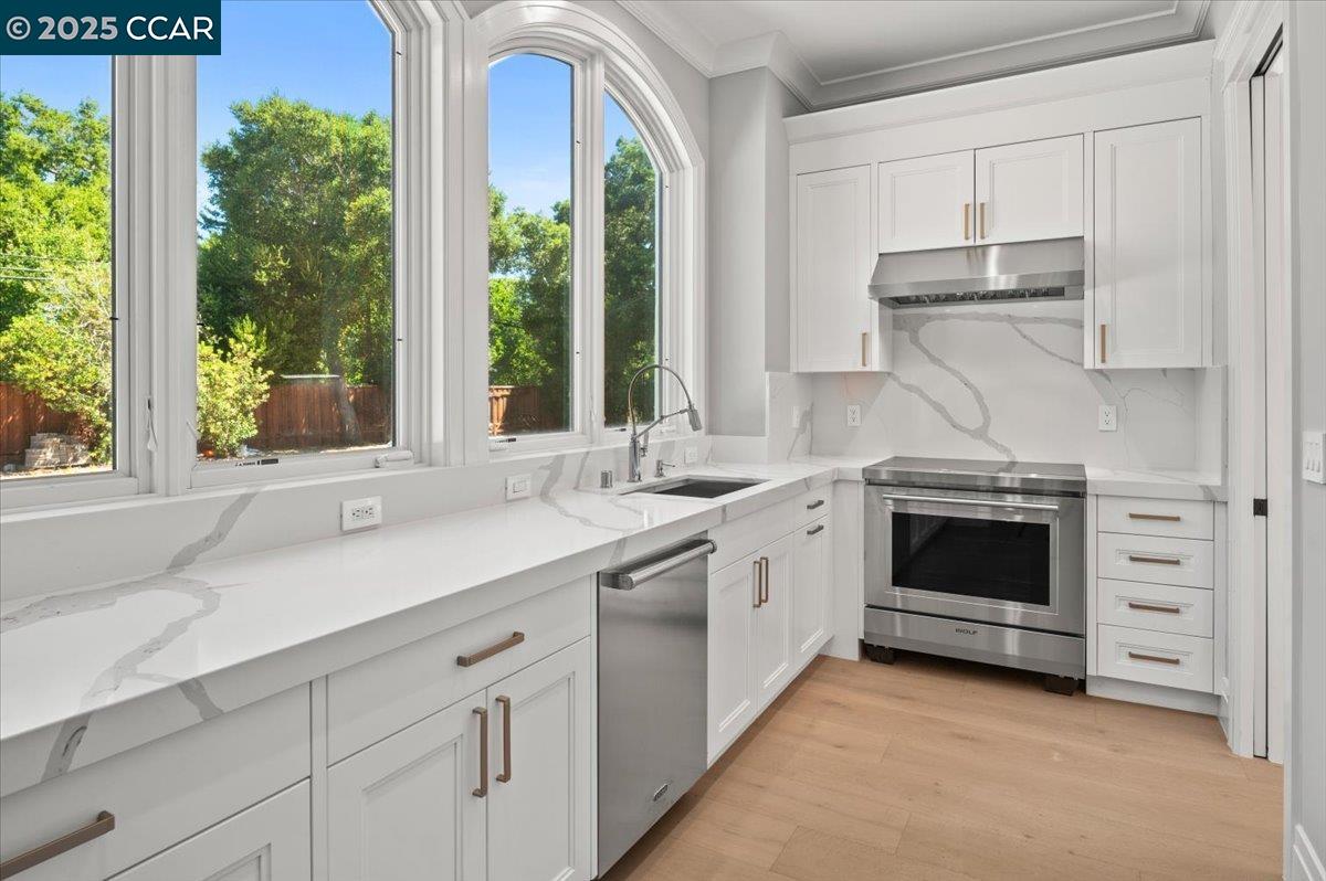 74 Middlefield Rd