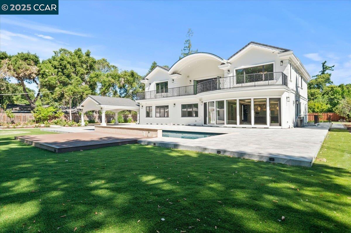 74 Middlefield Rd
