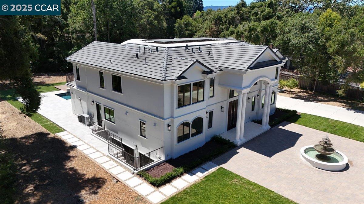 74 Middlefield Rd