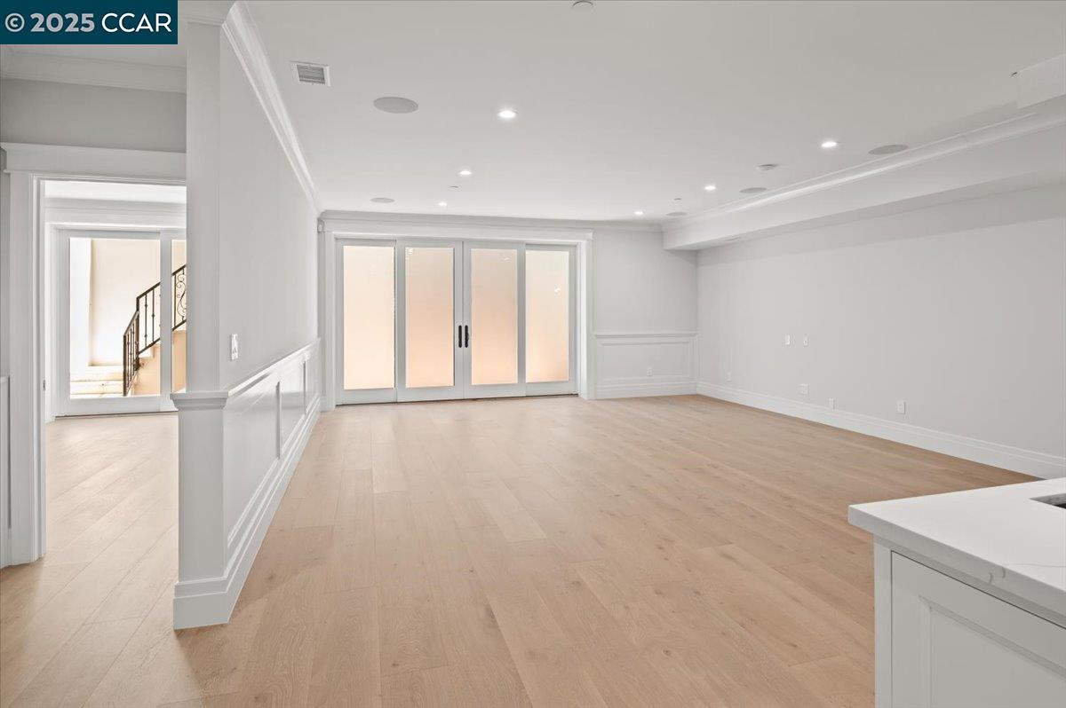 74 Middlefield Rd