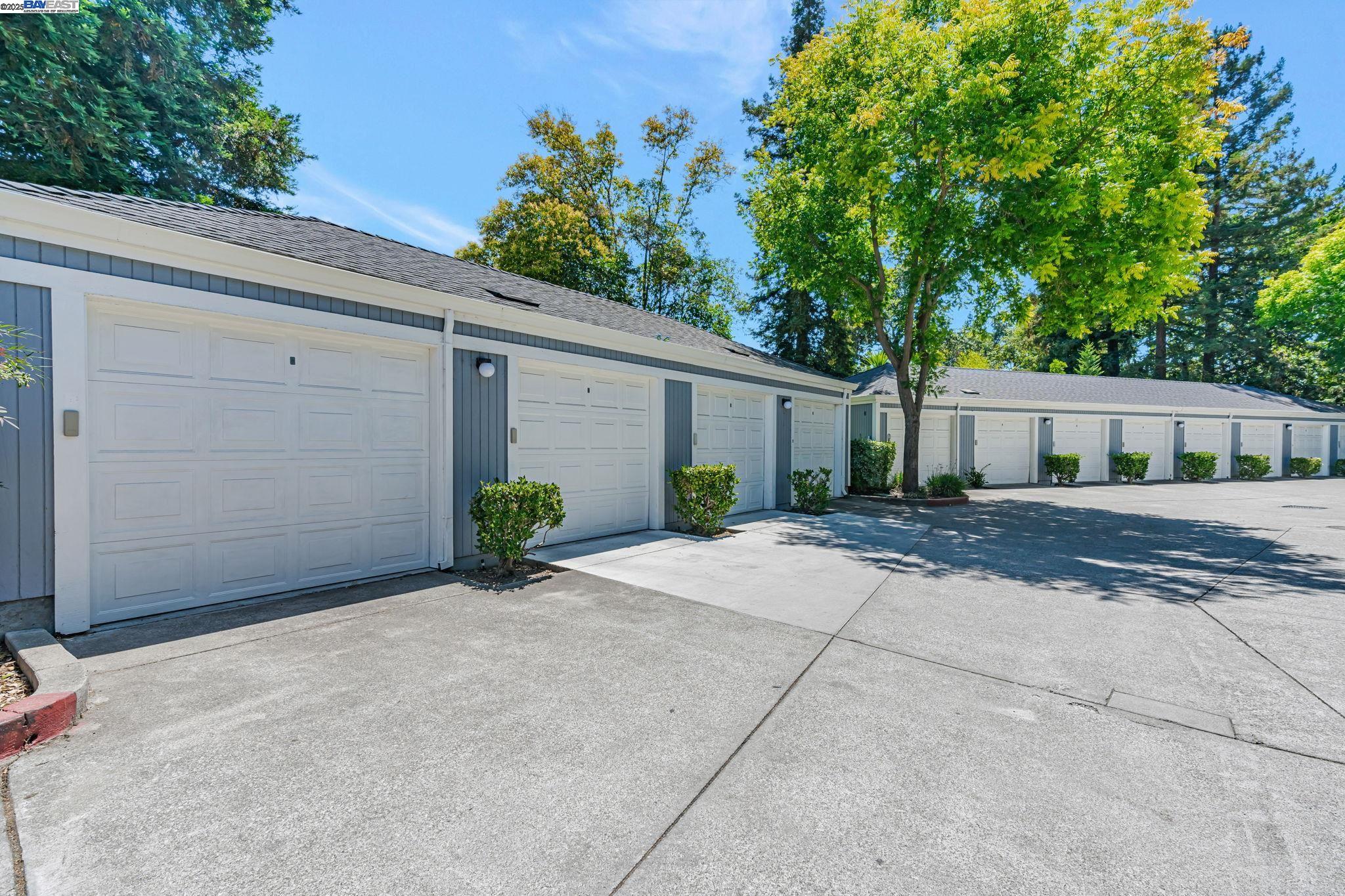 2584 Oak Rd # 227