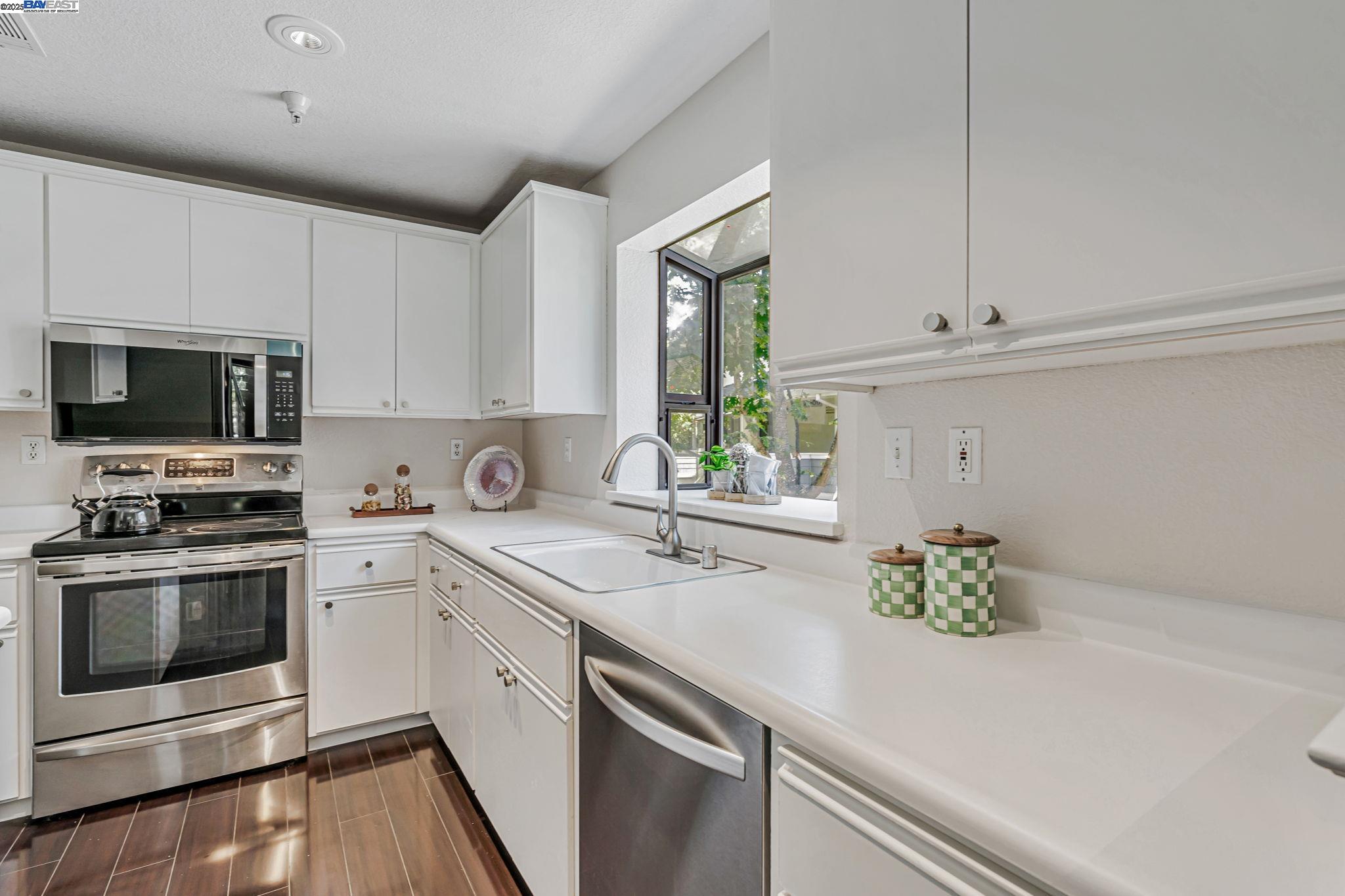 2584 Oak Rd # 227