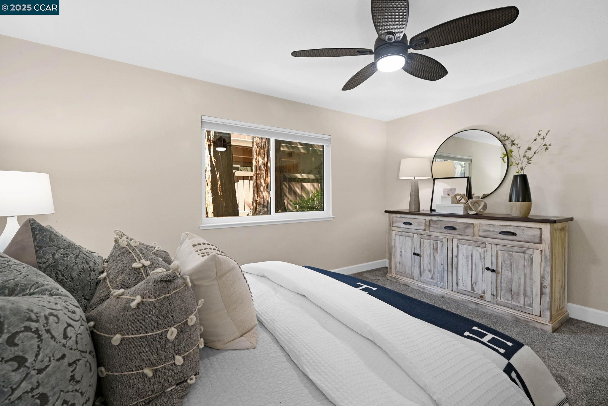 8112 Camelback Pl