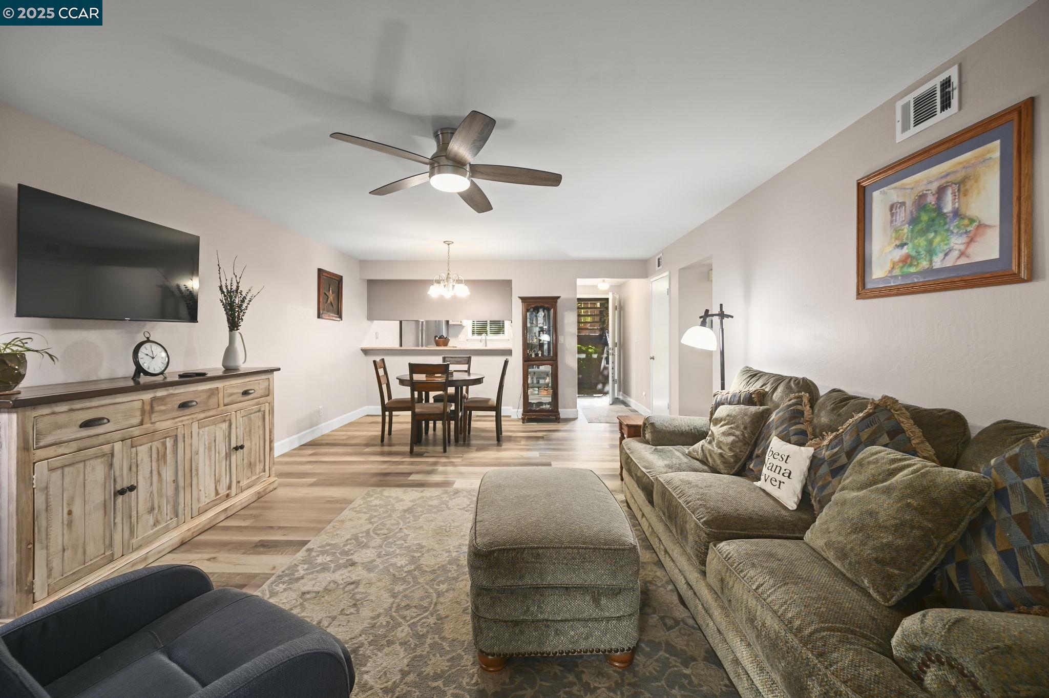 8112 Camelback Pl