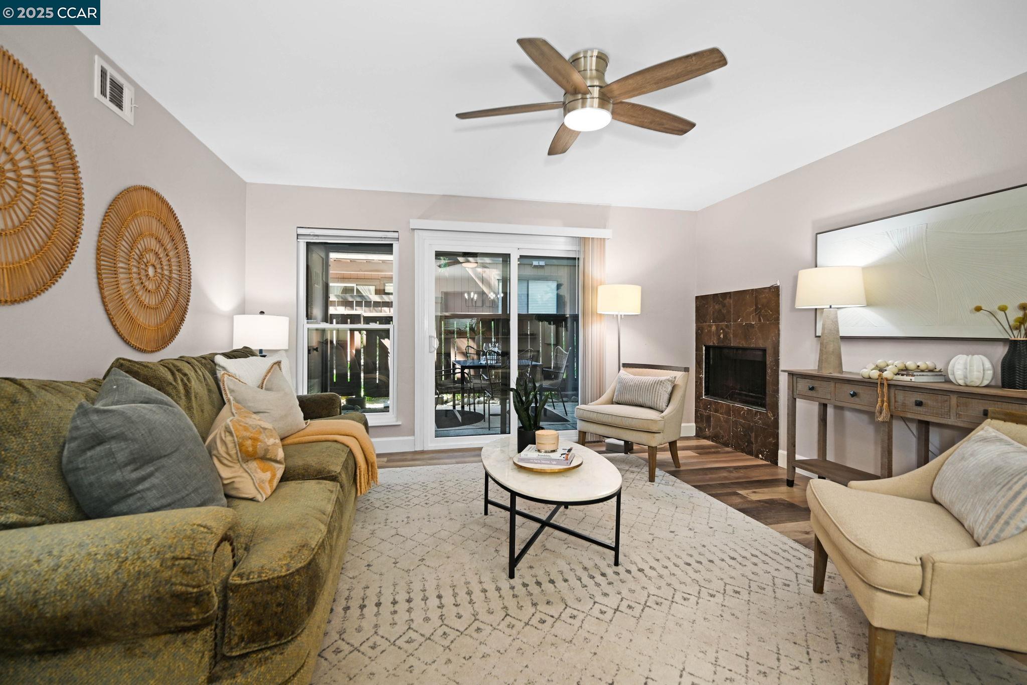 8112 Camelback Pl
