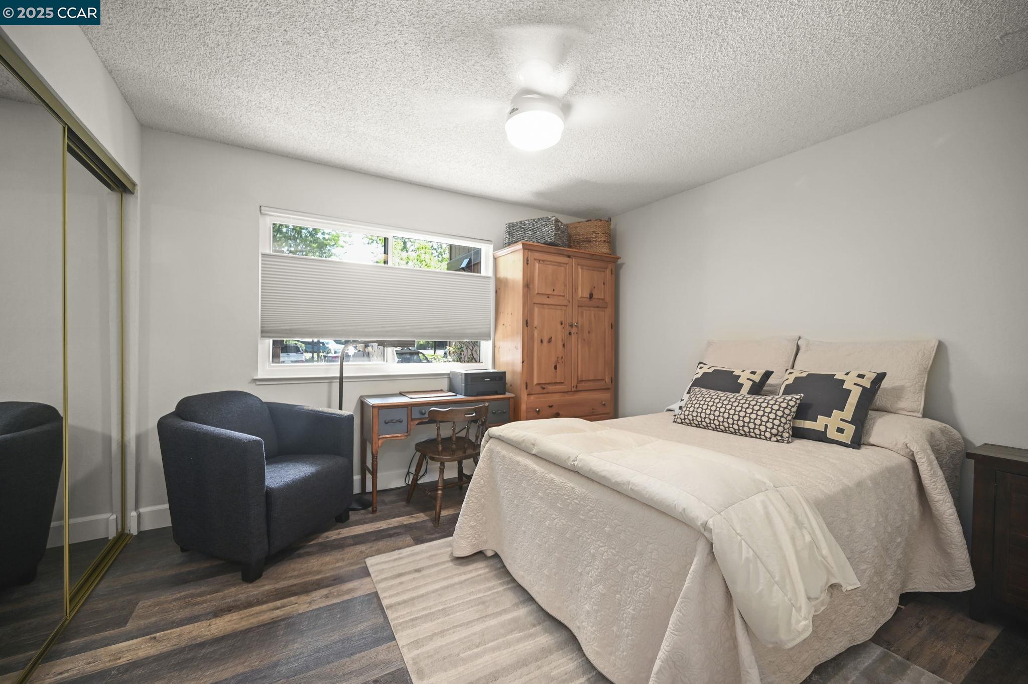 8112 Camelback Pl