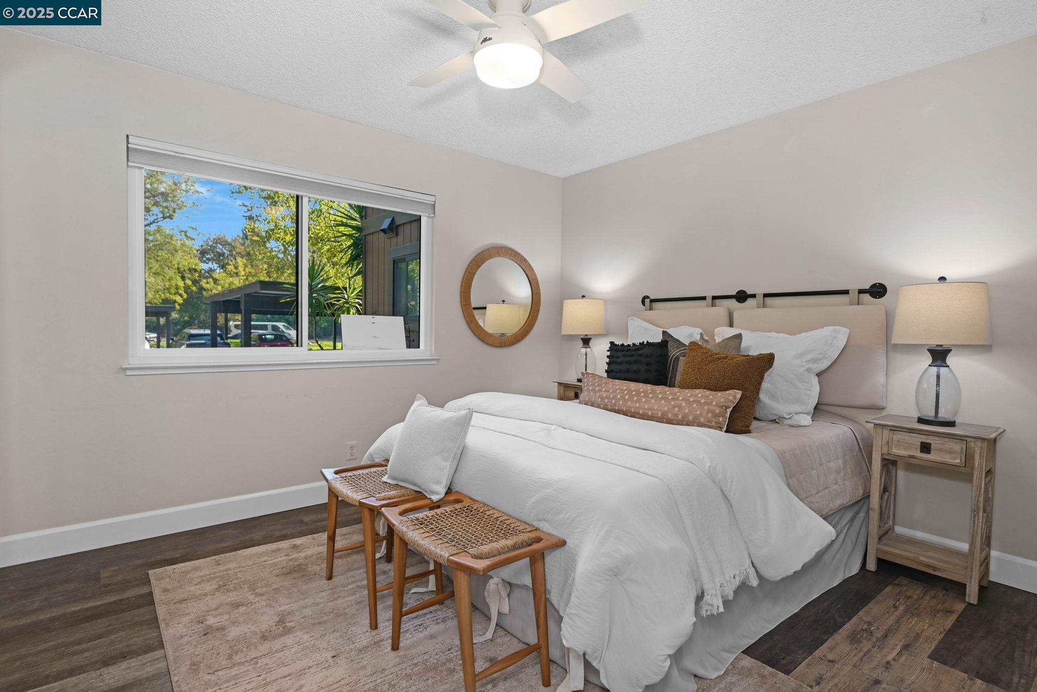 8112 Camelback Pl