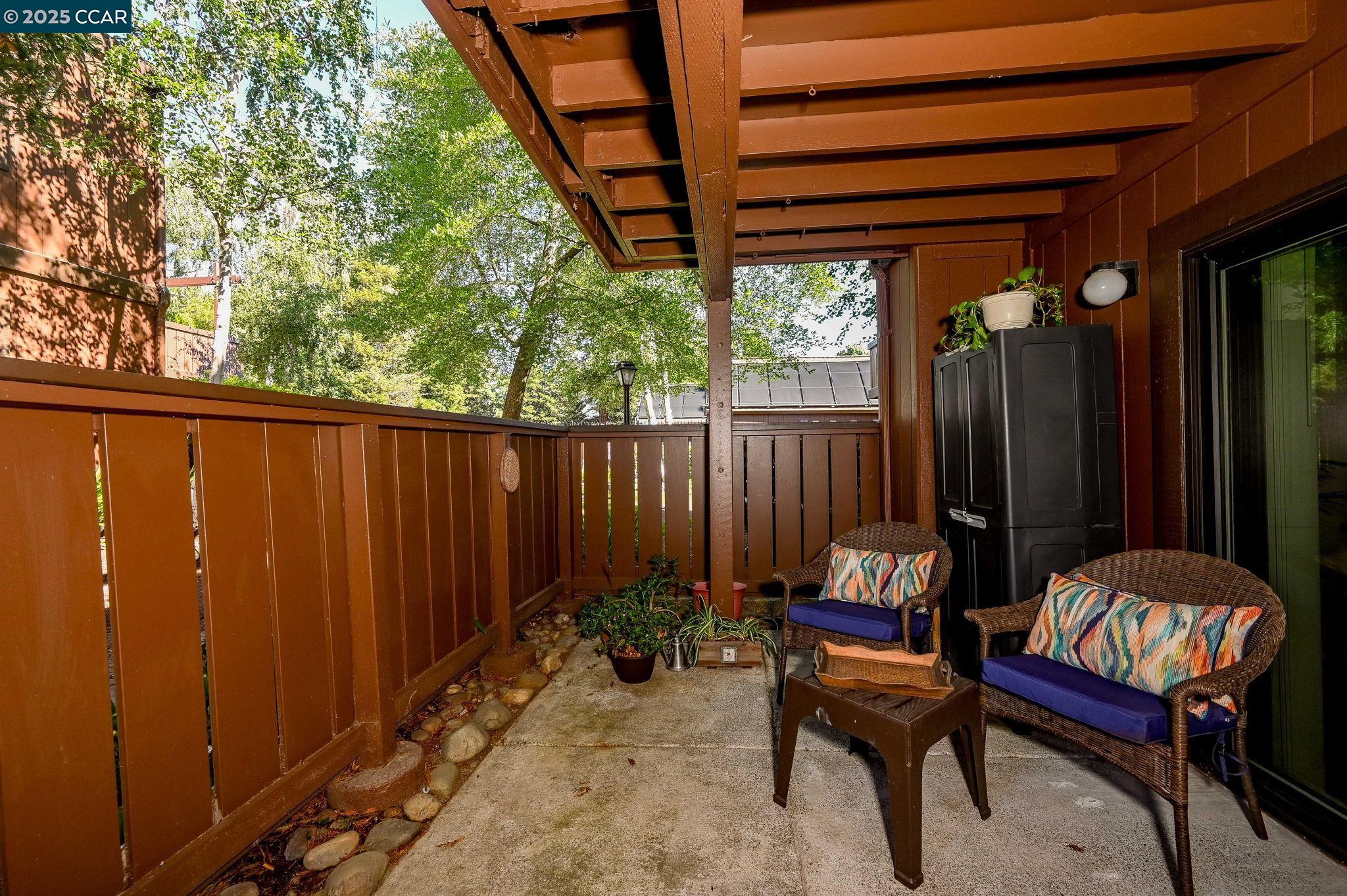 8112 Camelback Pl