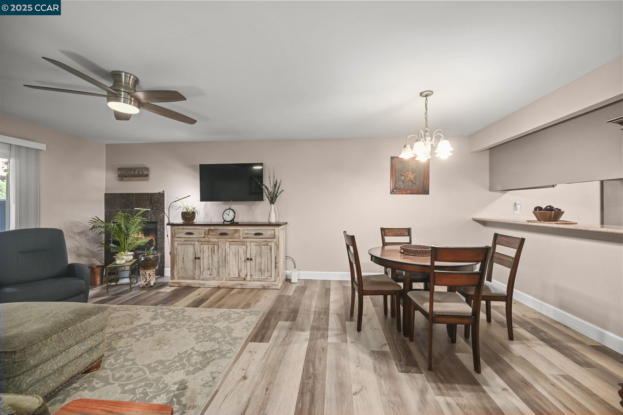 8112 Camelback Pl