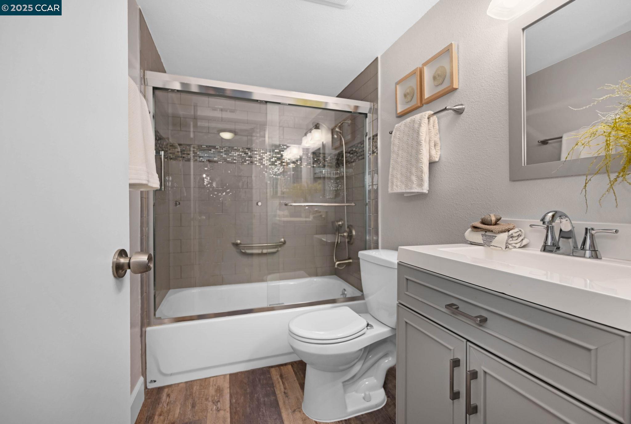 8112 Camelback Pl