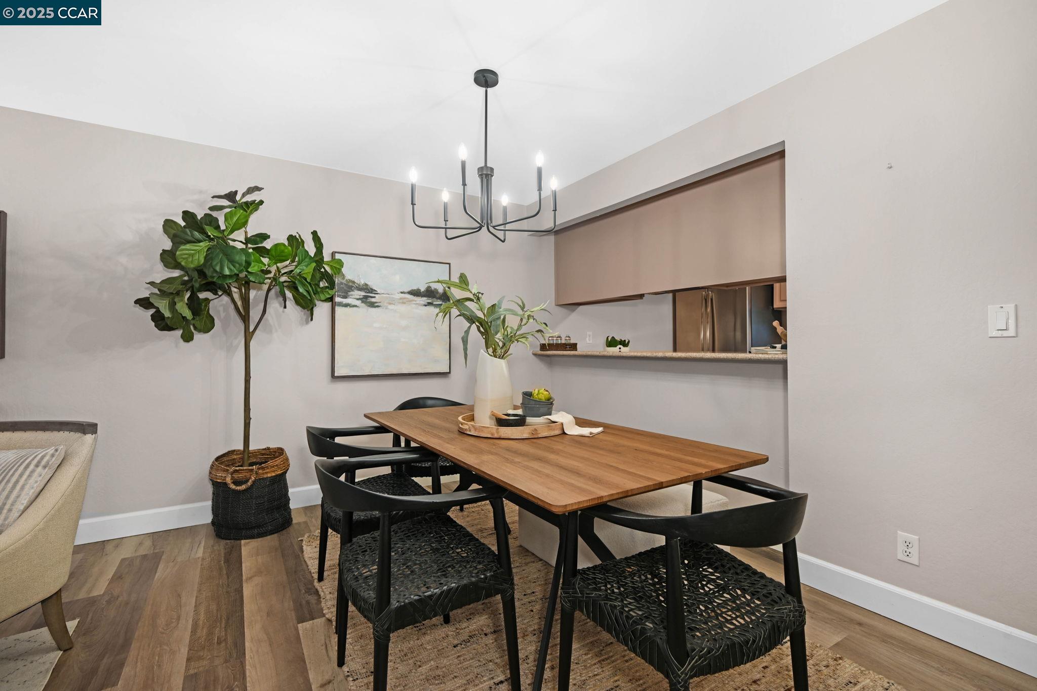 8112 Camelback Pl