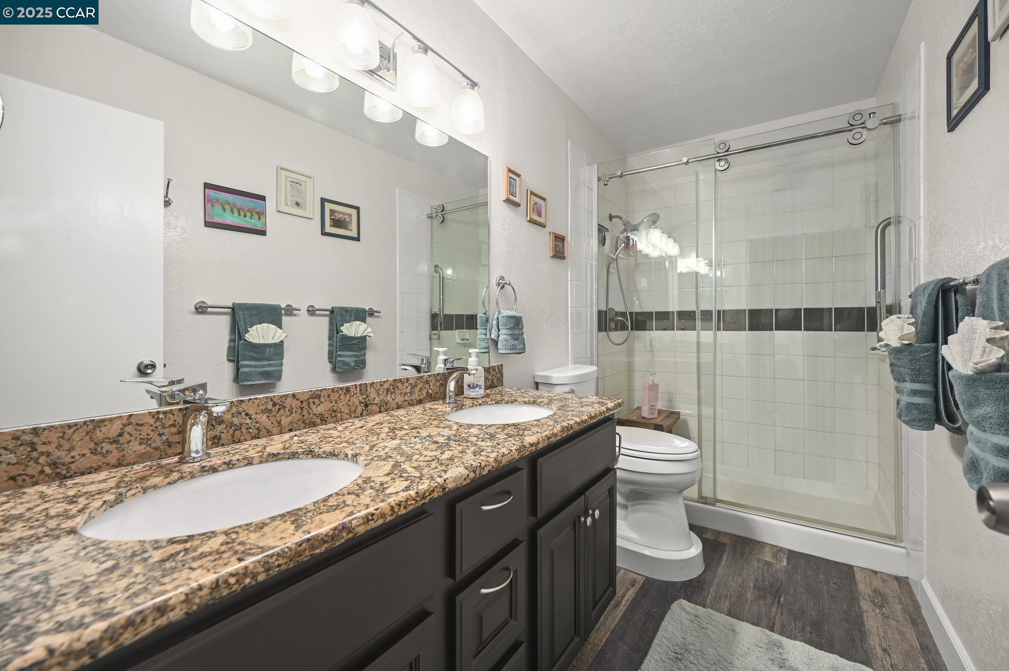 8112 Camelback Pl