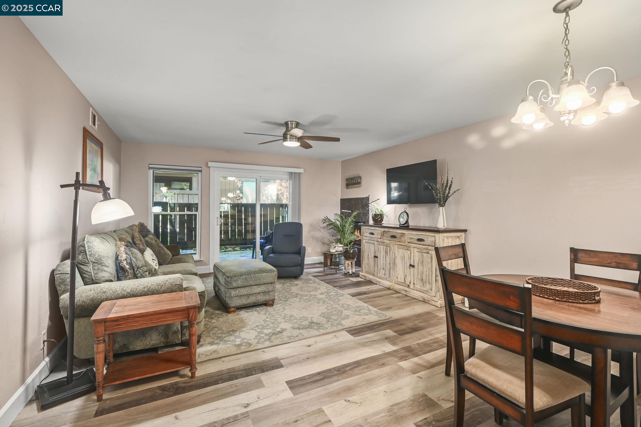 8112 Camelback Pl