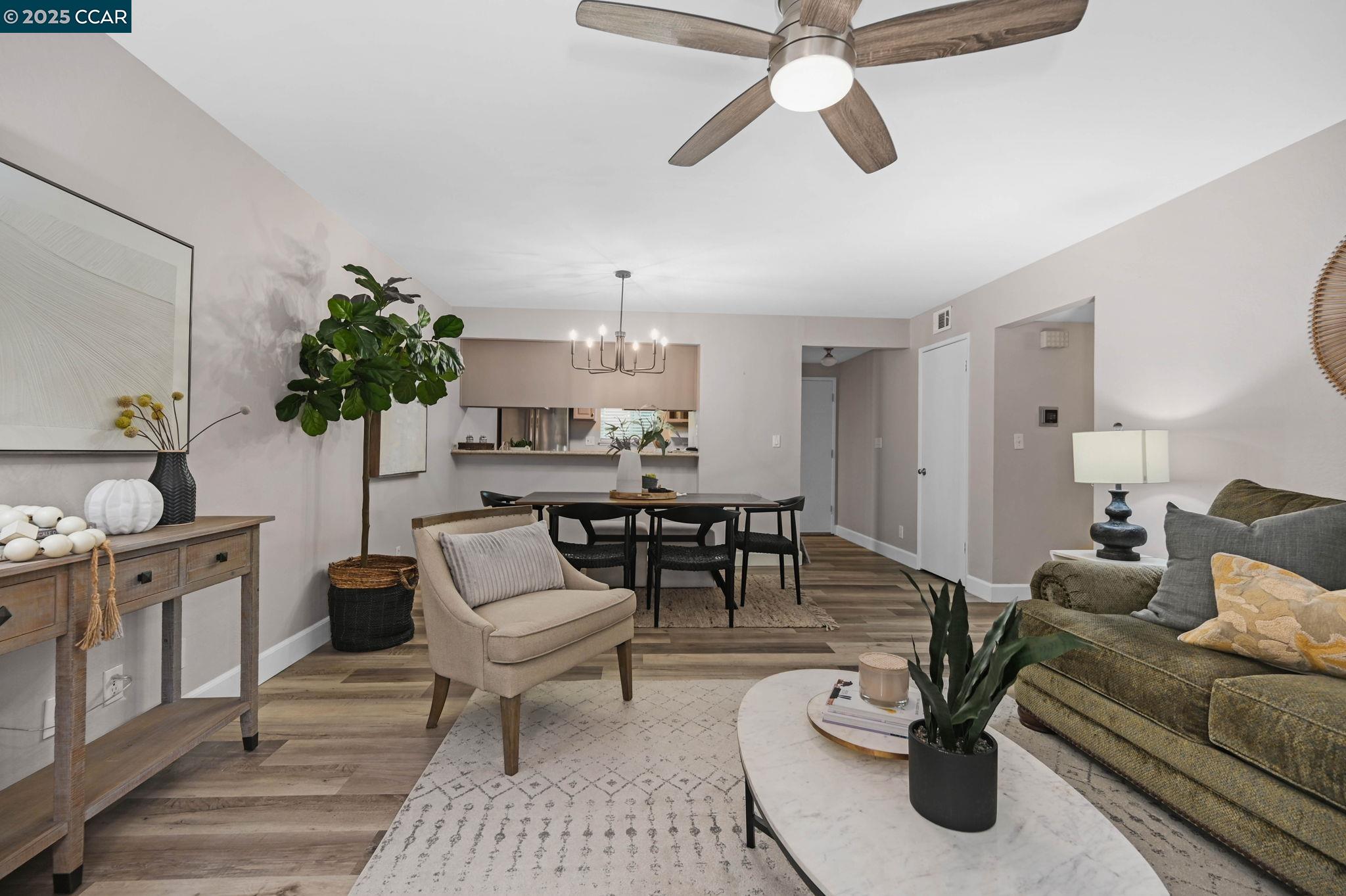 8112 Camelback Pl