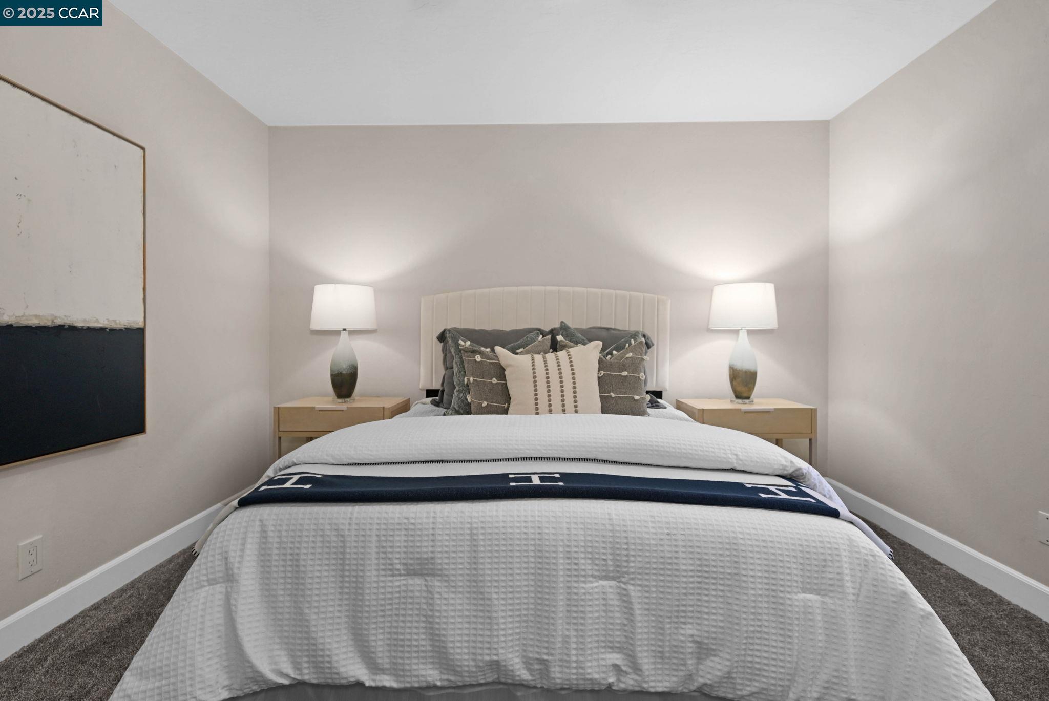 8112 Camelback Pl