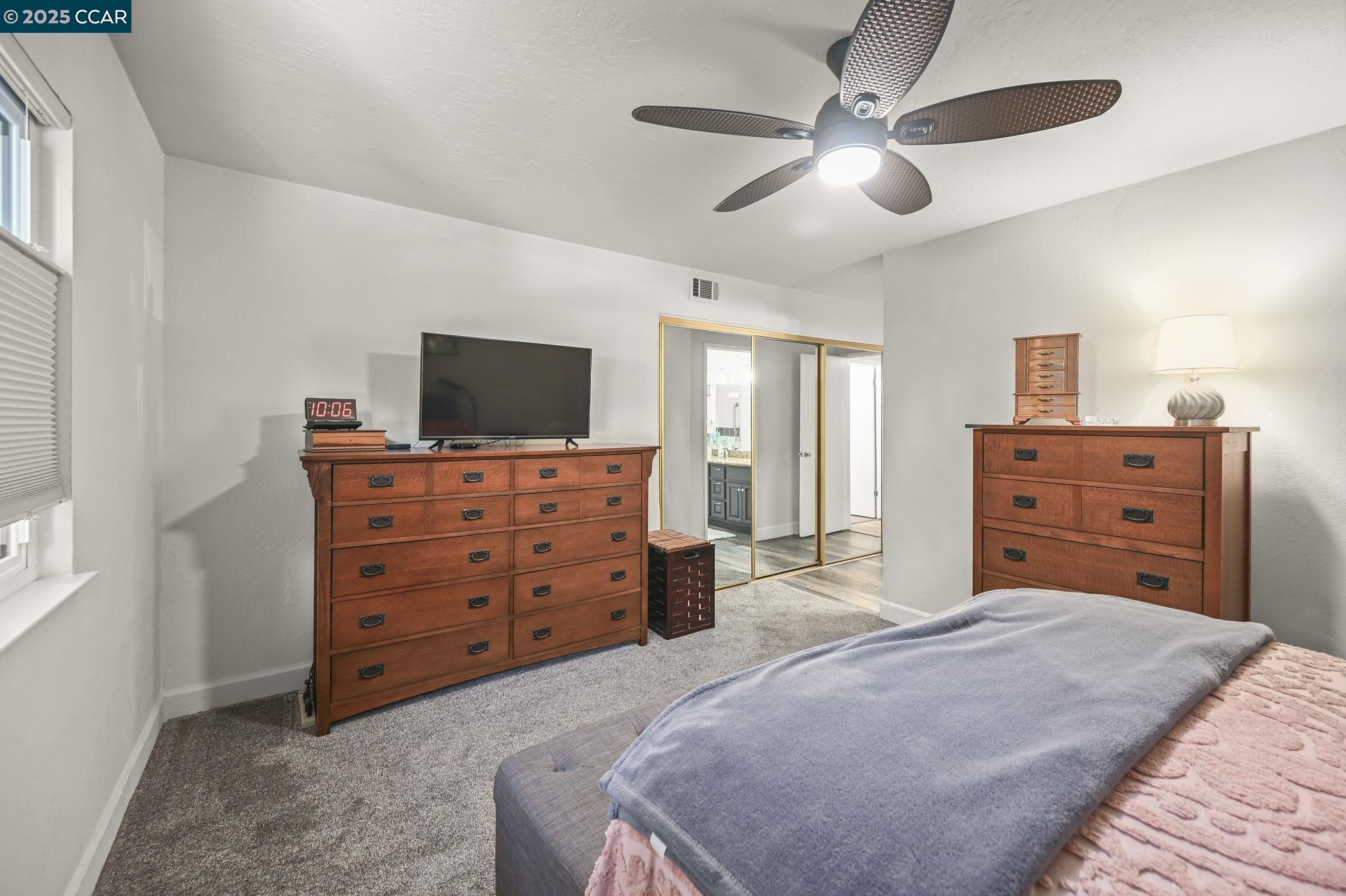 8112 Camelback Pl
