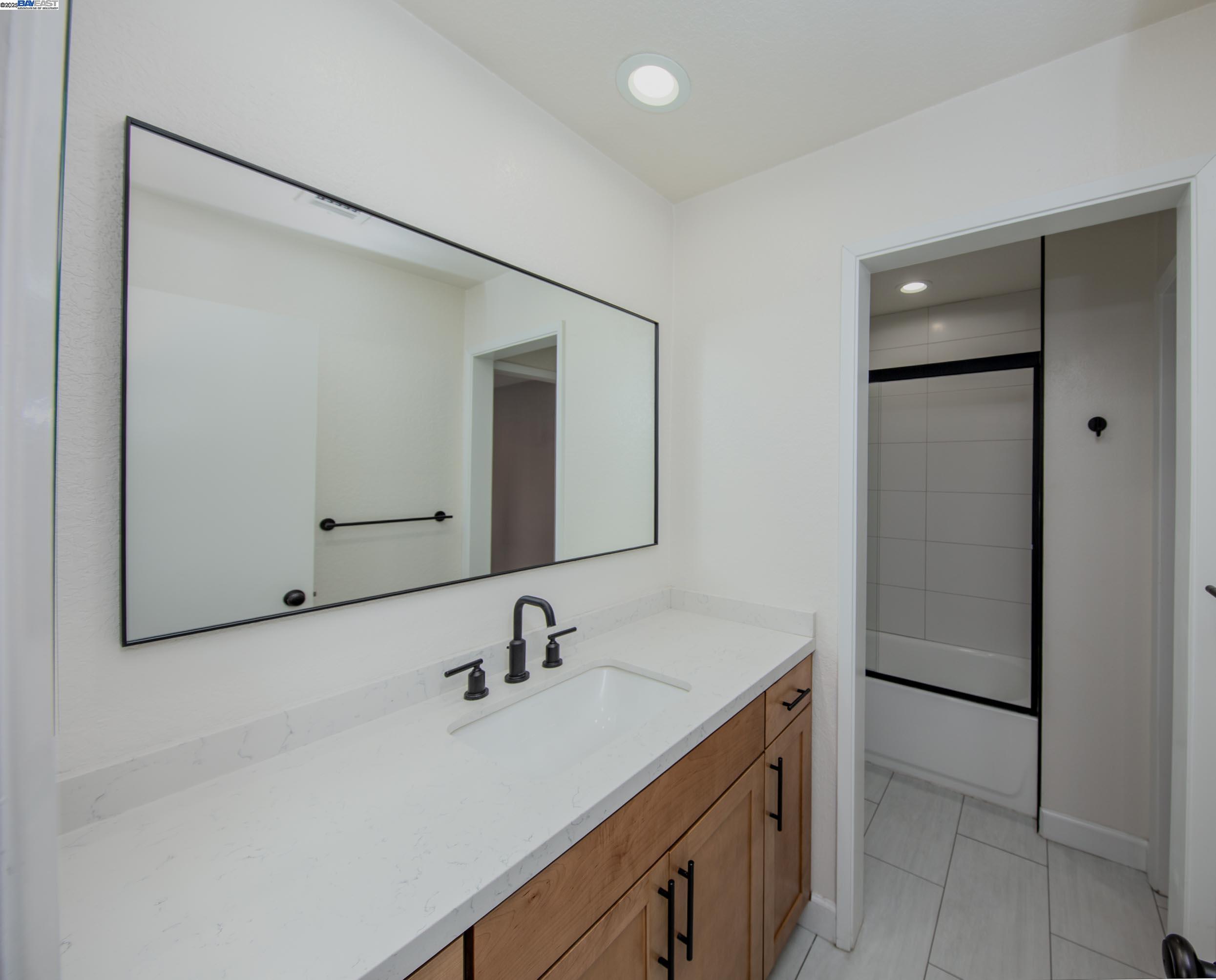 243 Northwood Commons