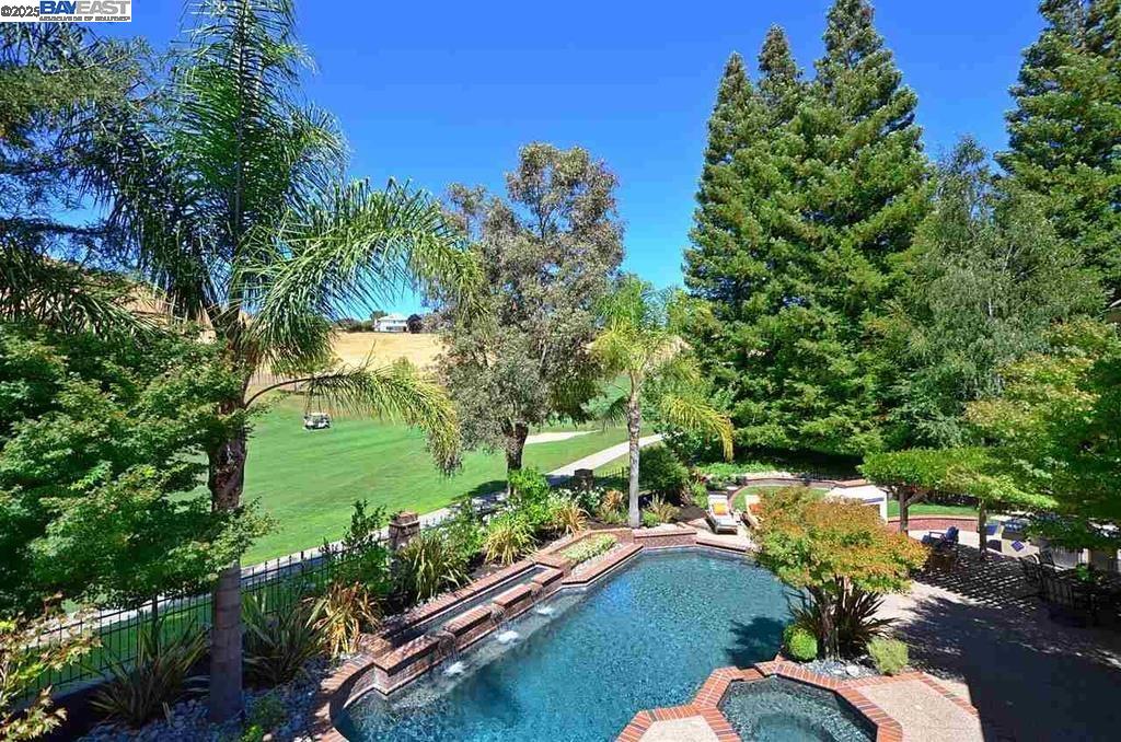 5045 Blackhawk Dr.