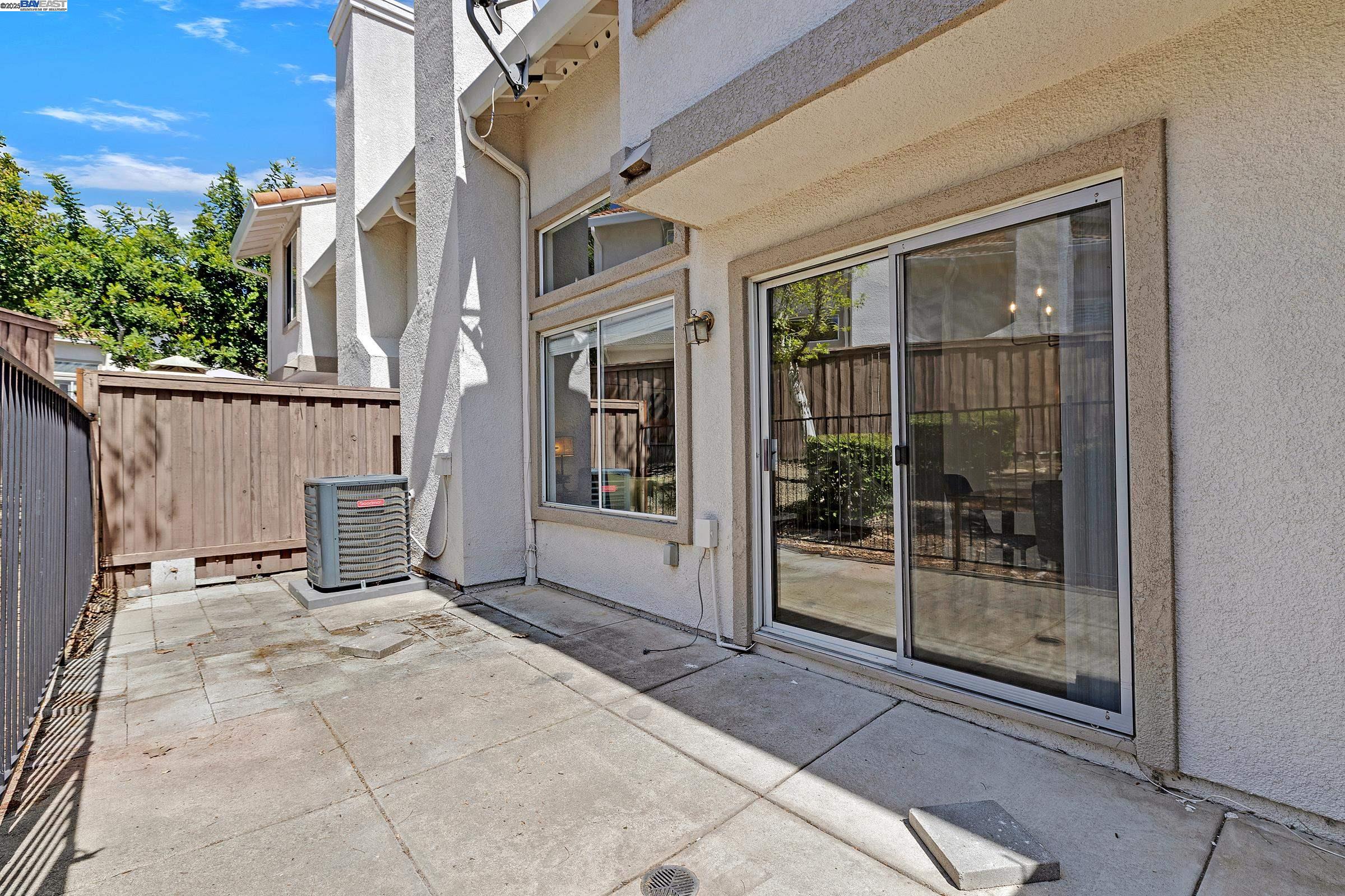 32 Maximo Ct