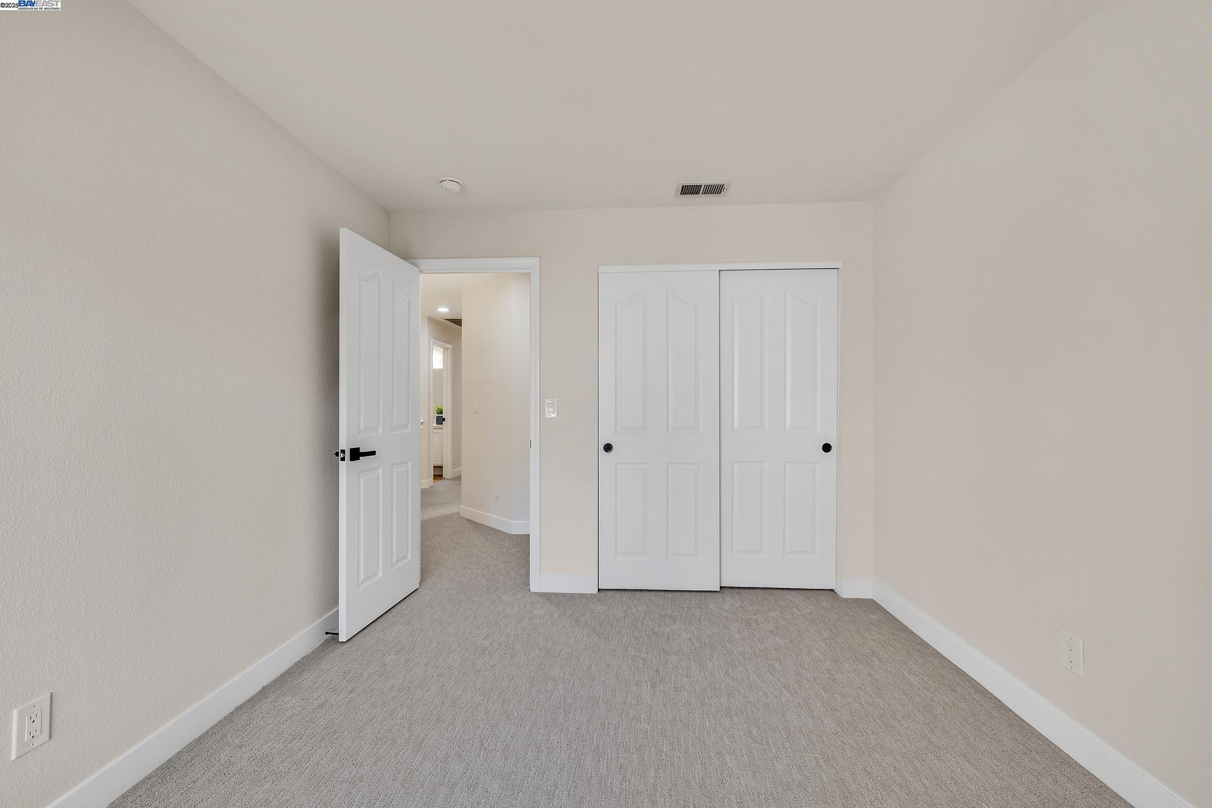 32 Maximo Ct