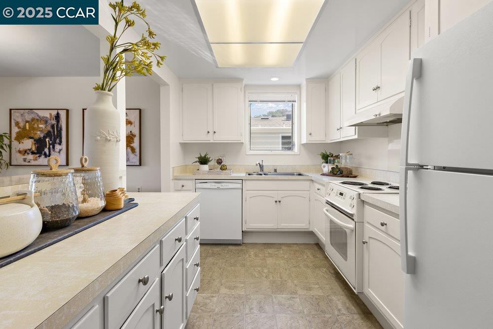 2200 Pine Knoll Dr # 11