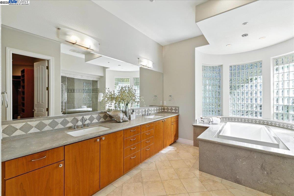 2109 Black Oak Ct