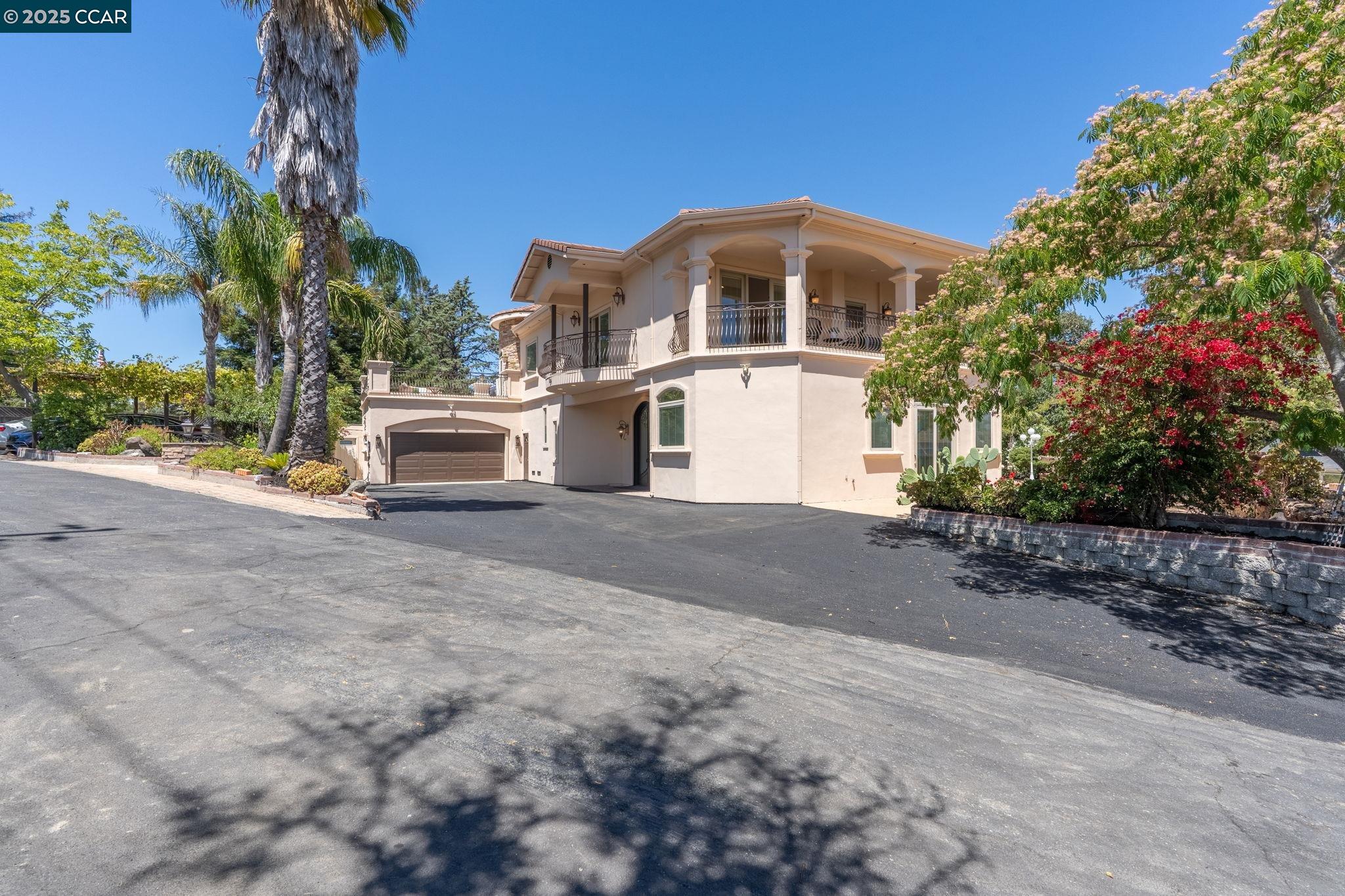 131 Montecito Crescent