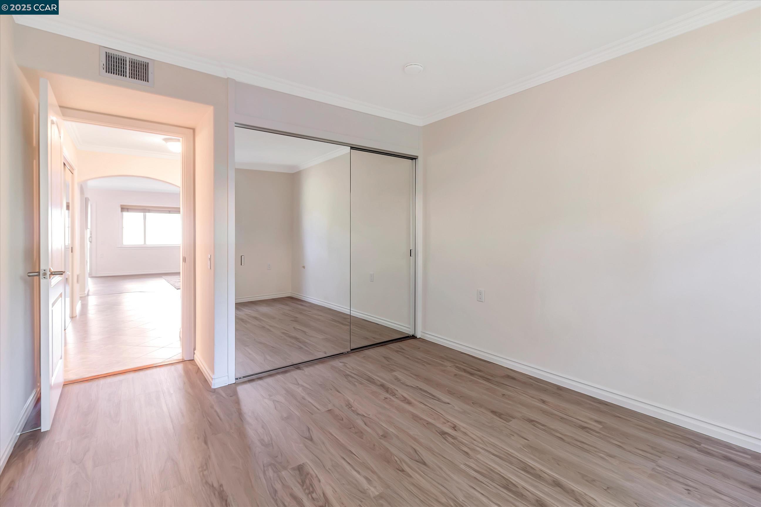 1332 Singingwood Ct # 6