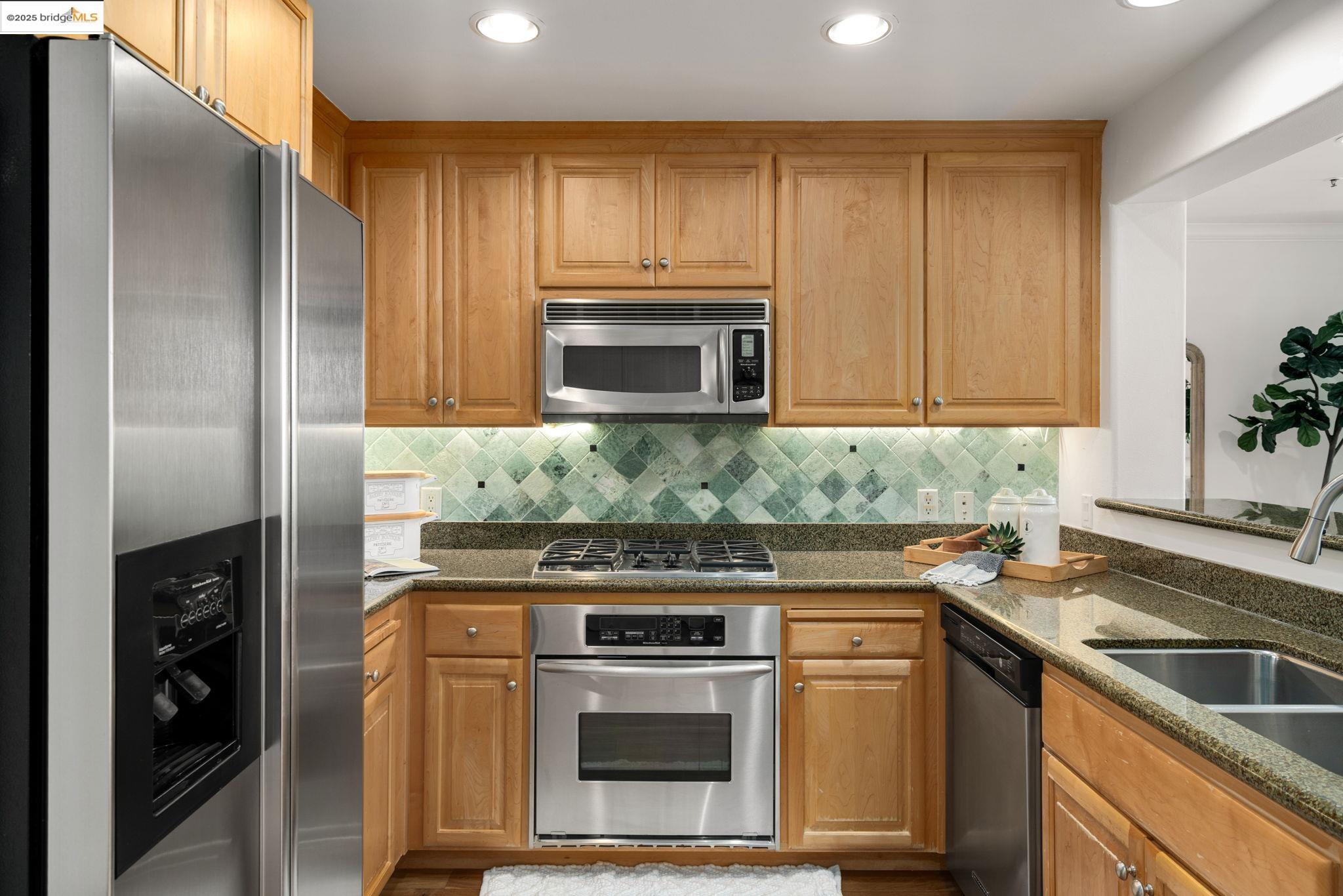 1800 Alma # 405