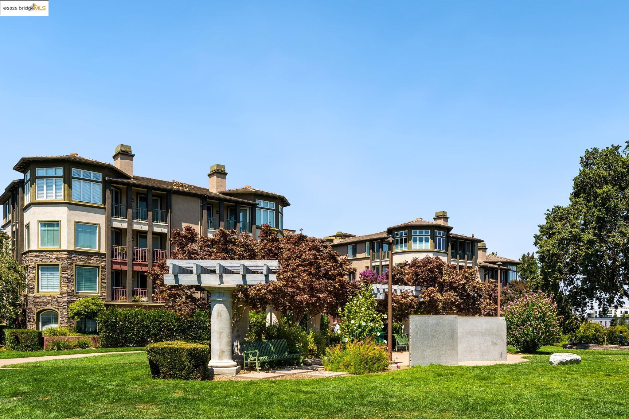 1800 Alma # 405