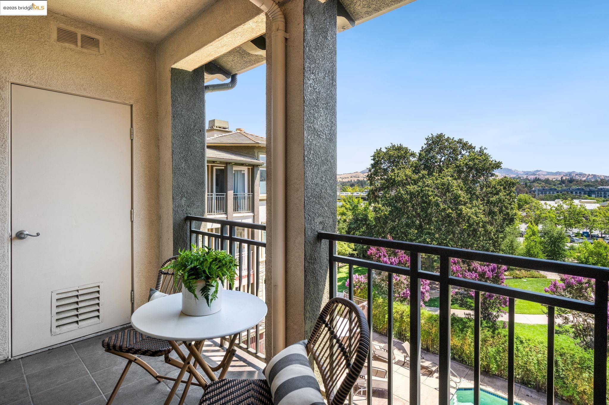 1800 Alma # 405