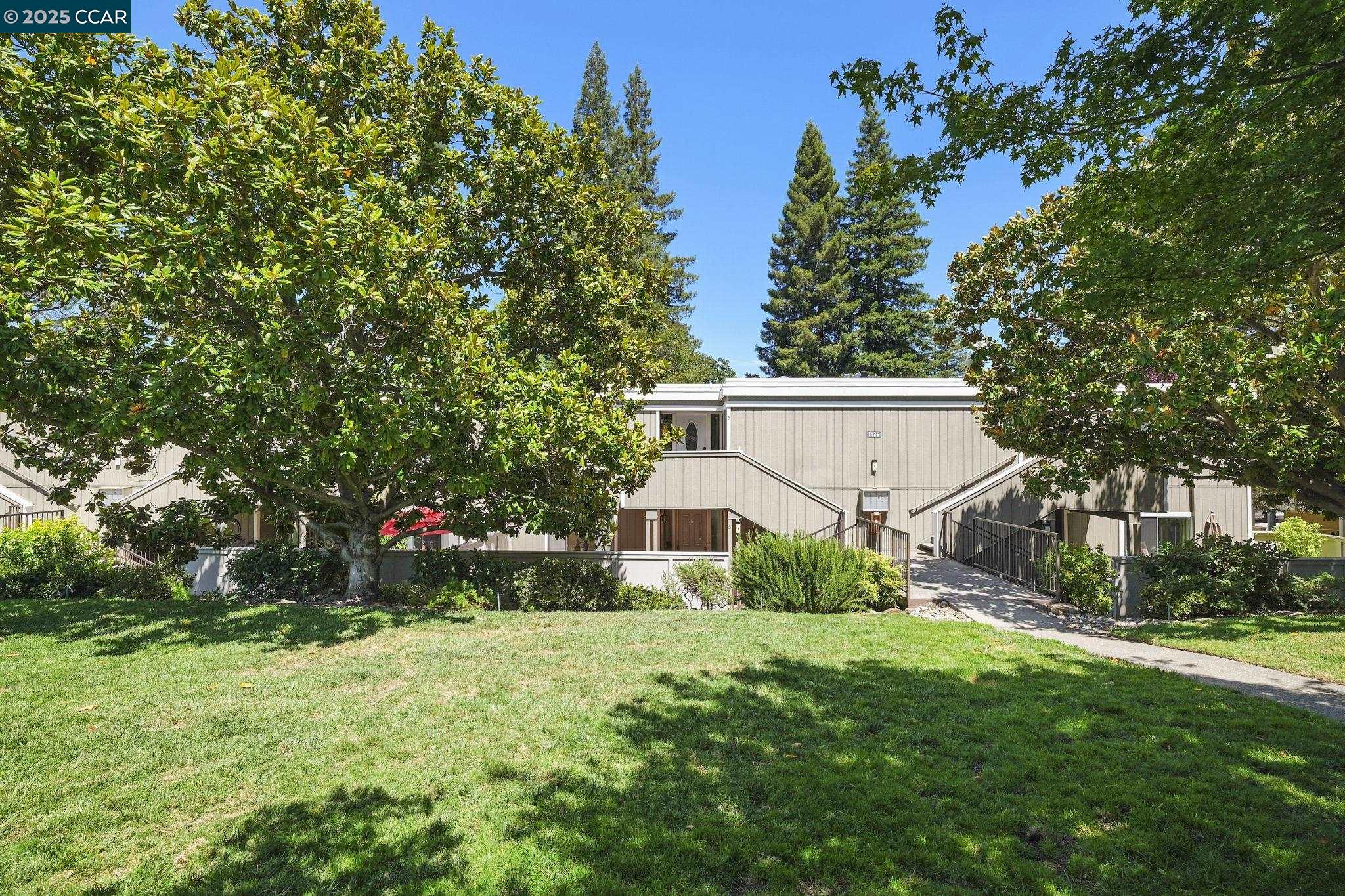 1425 Canyonwood Ct. #6