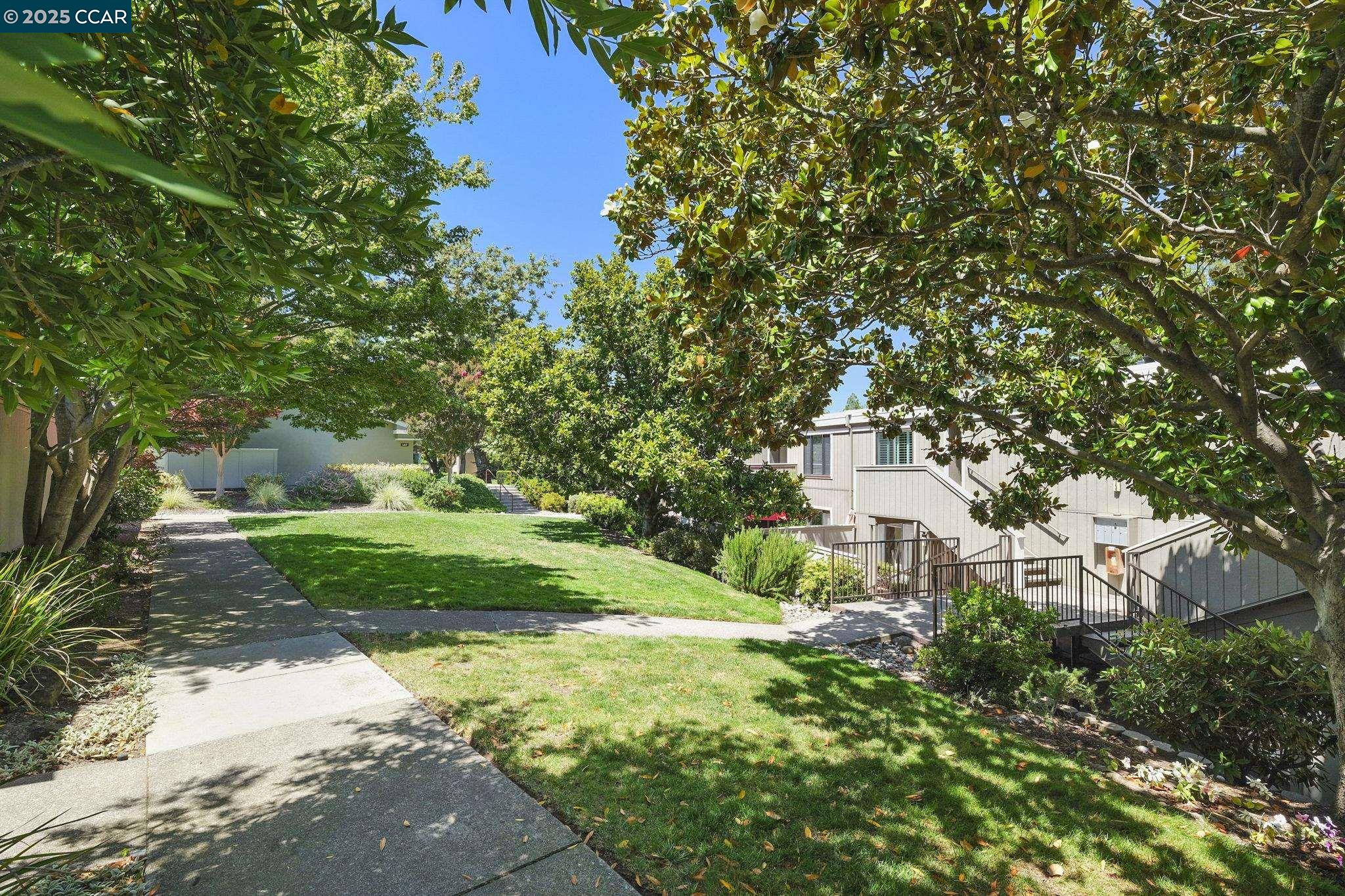 1425 Canyonwood Ct. #6