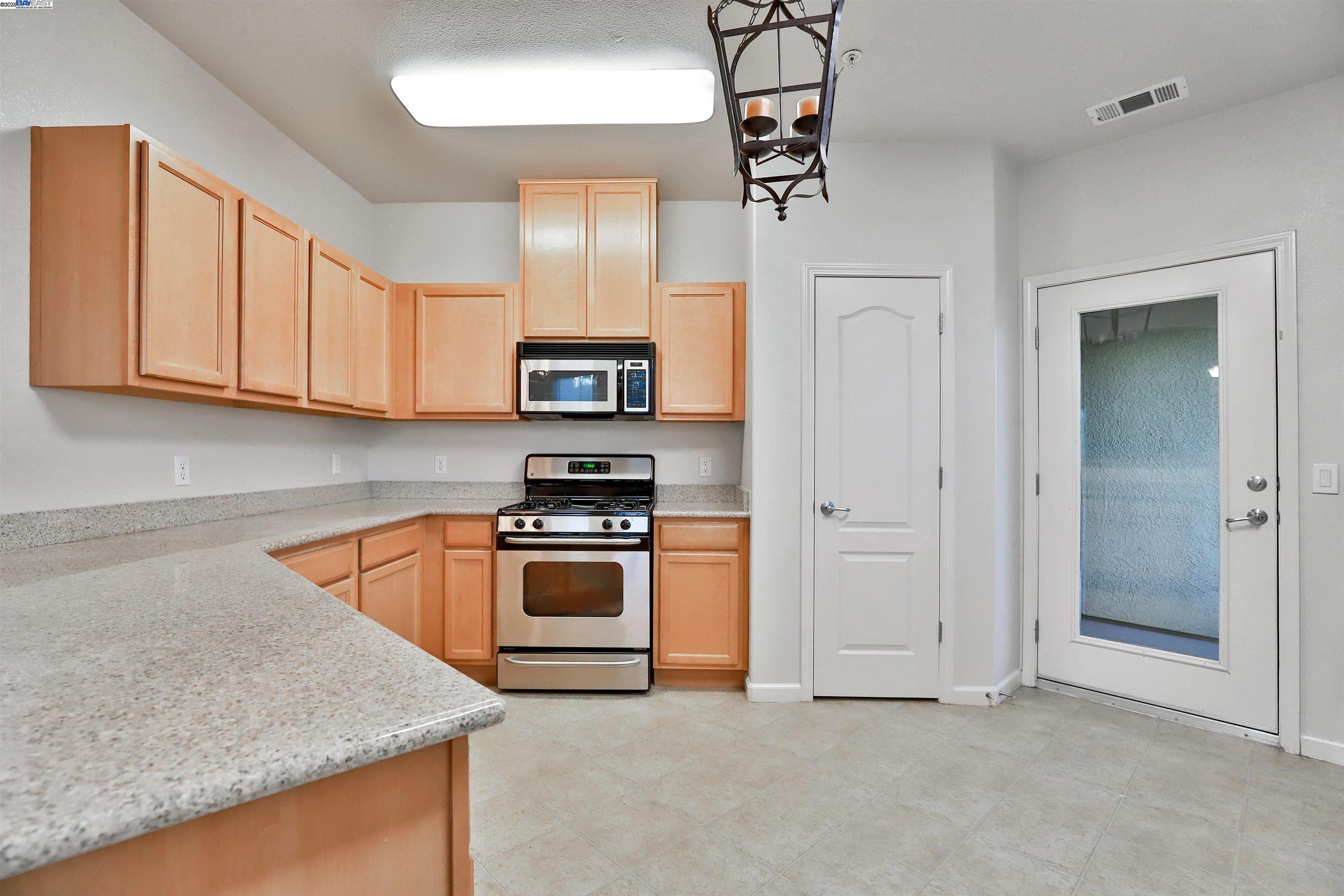 216 Vessona Cir
