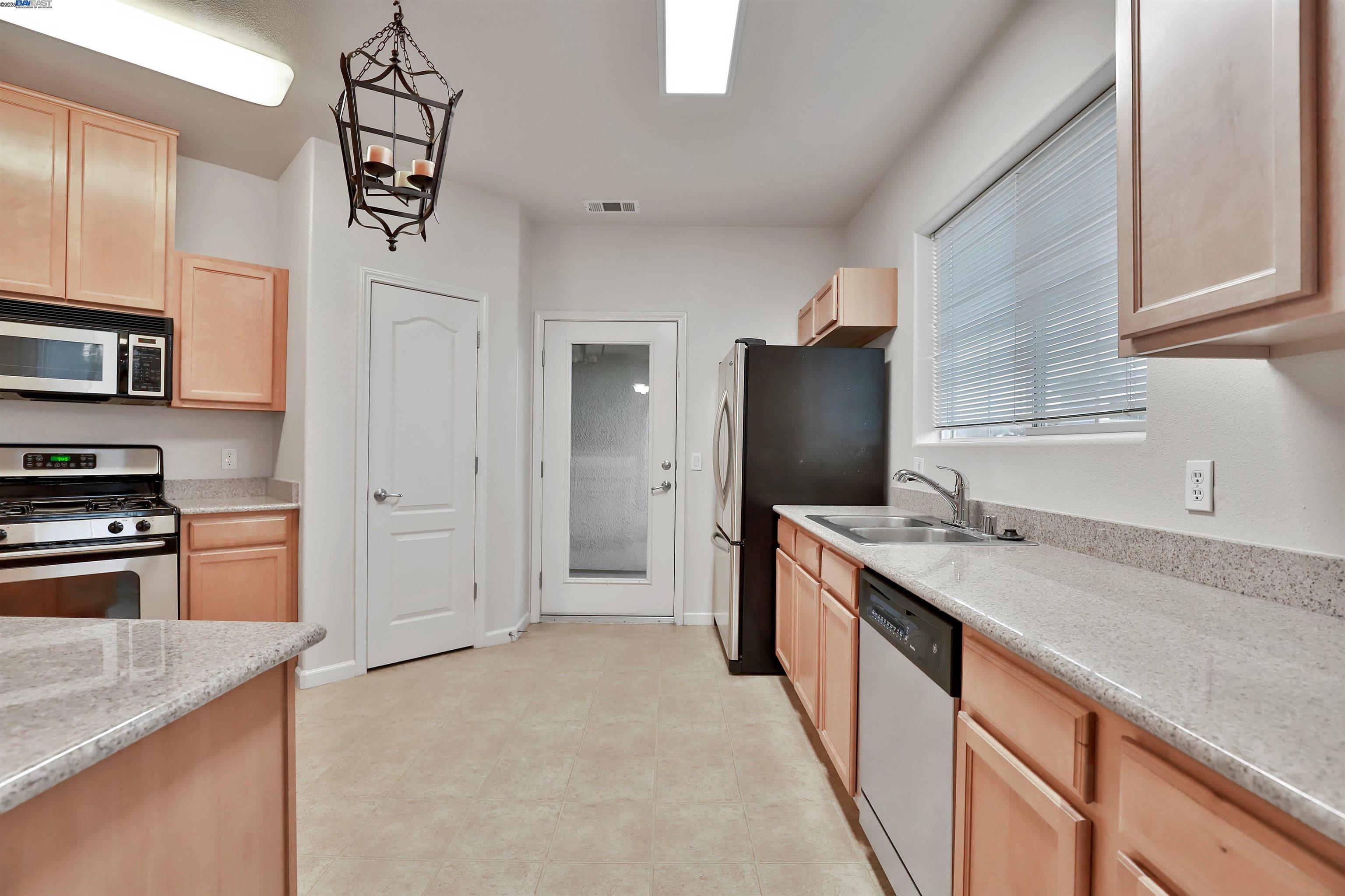 216 Vessona Cir
