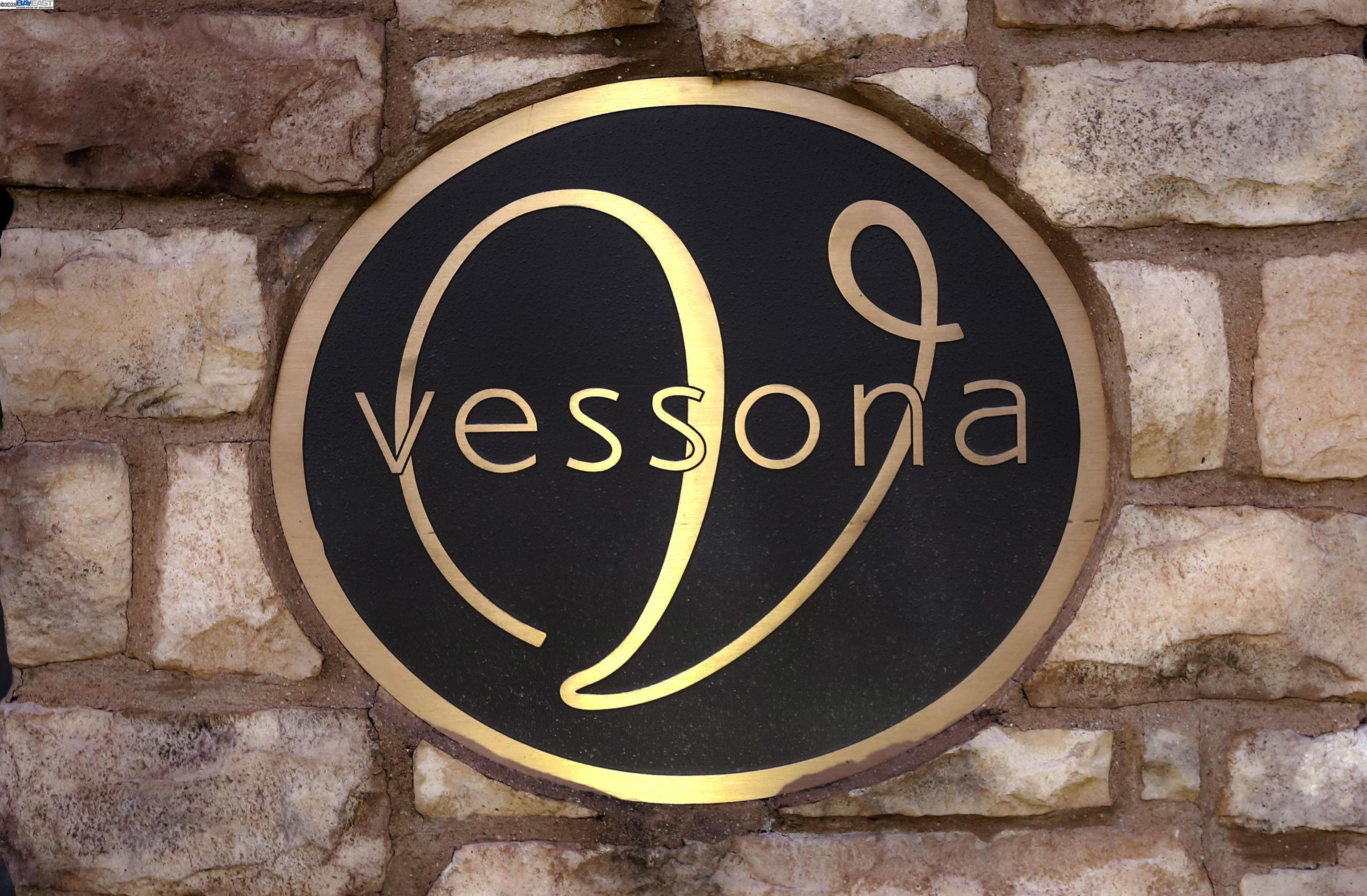 216 Vessona Cir