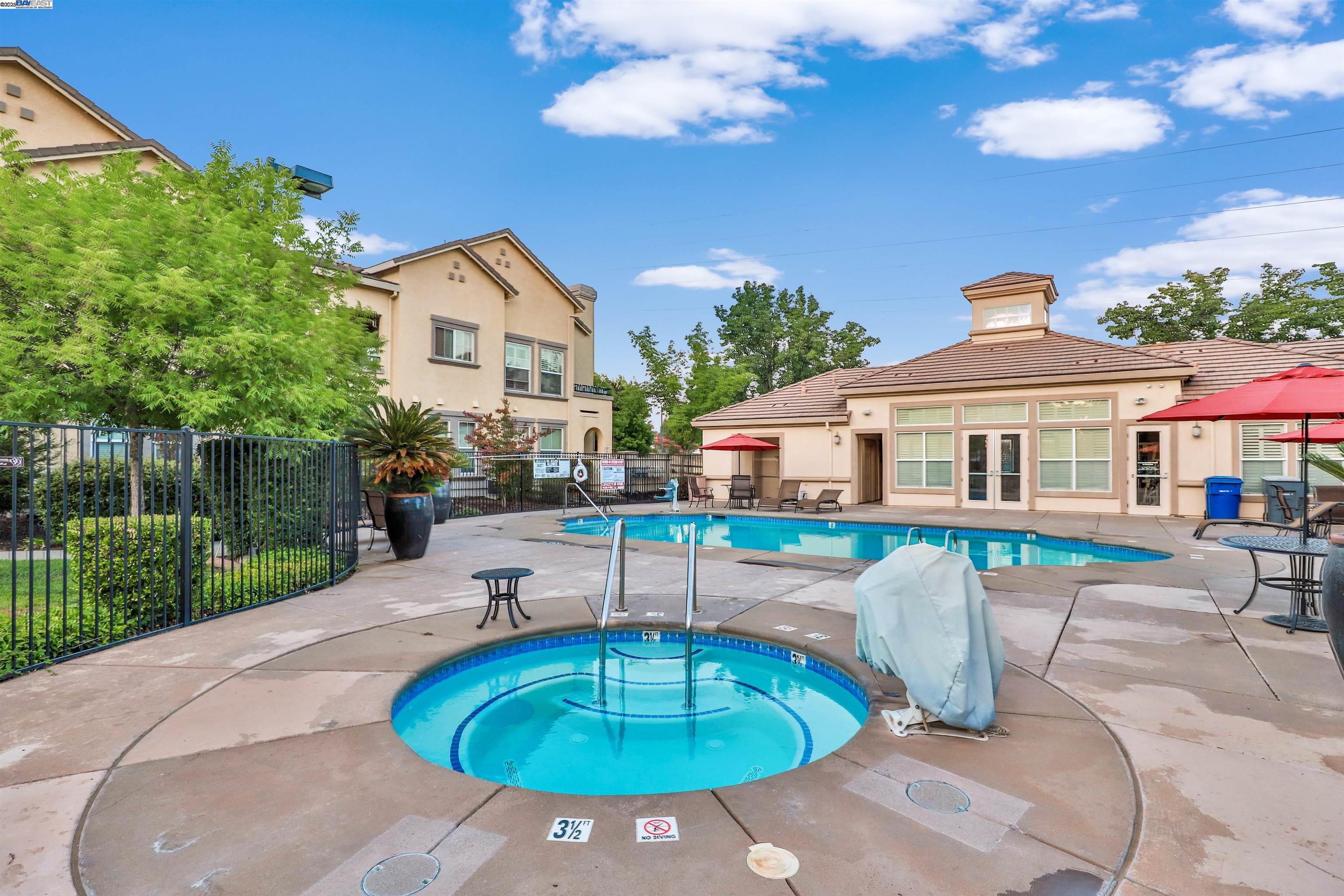 216 Vessona Cir