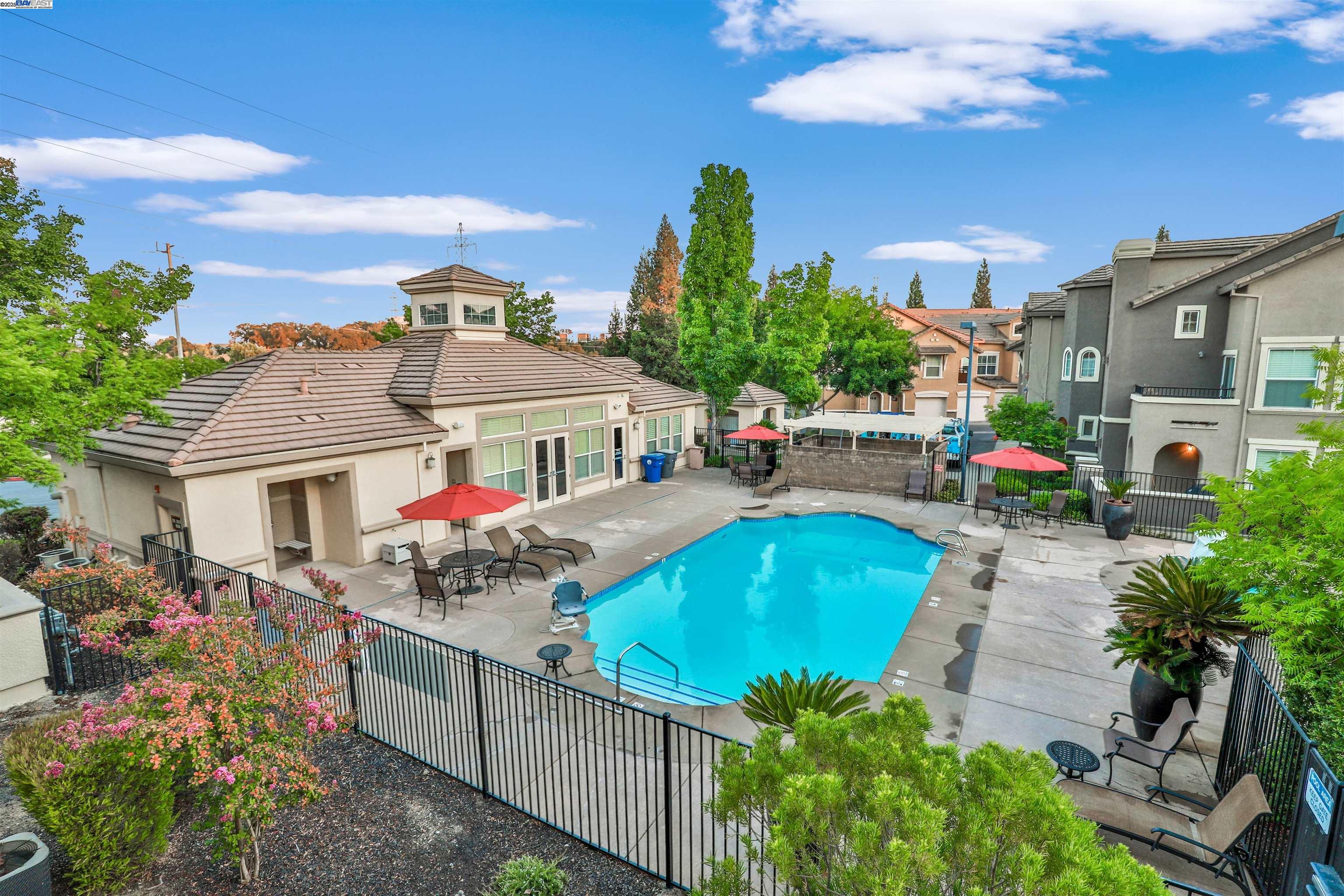 216 Vessona Cir