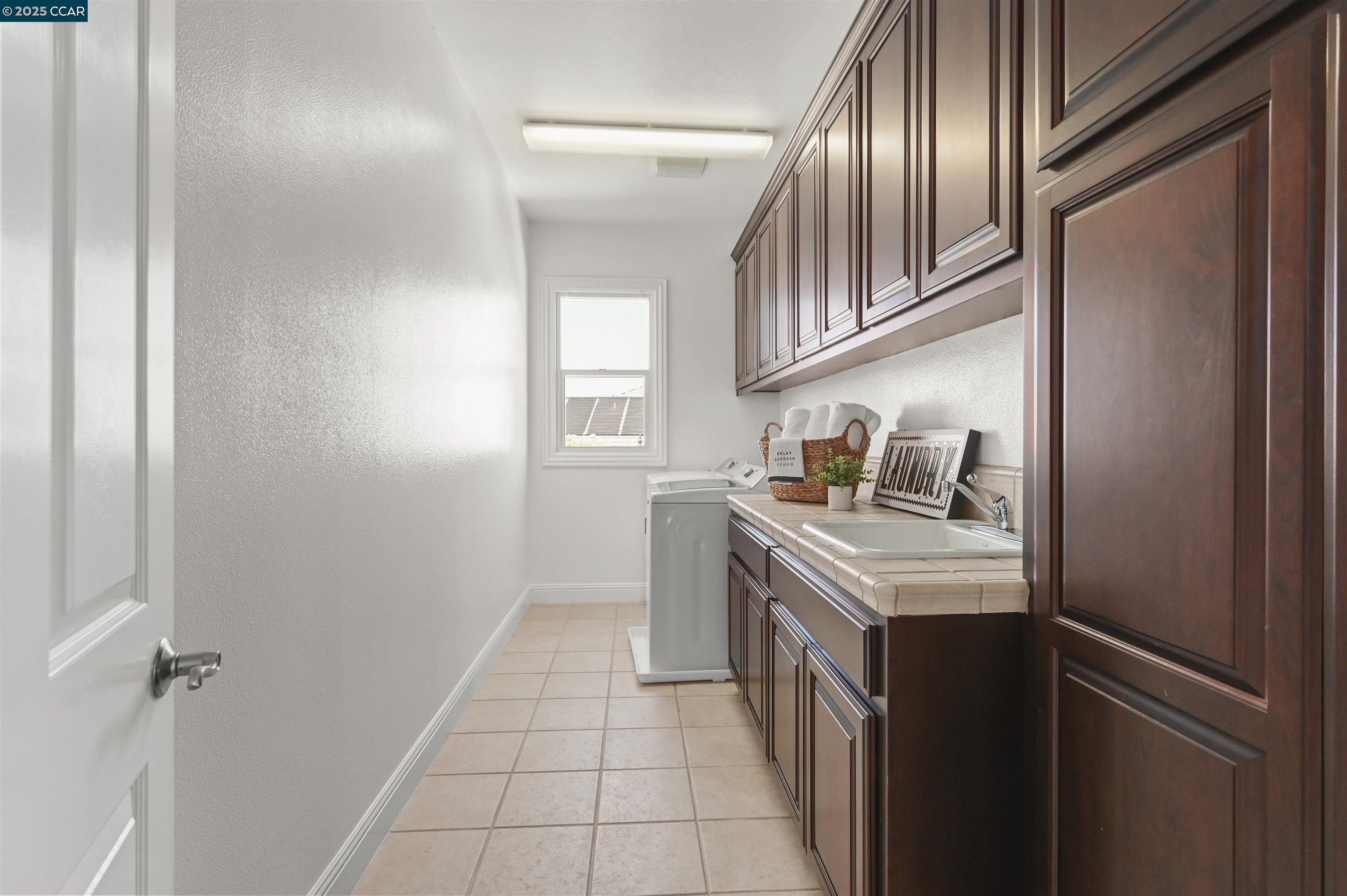 3388 Ashbourne Cir