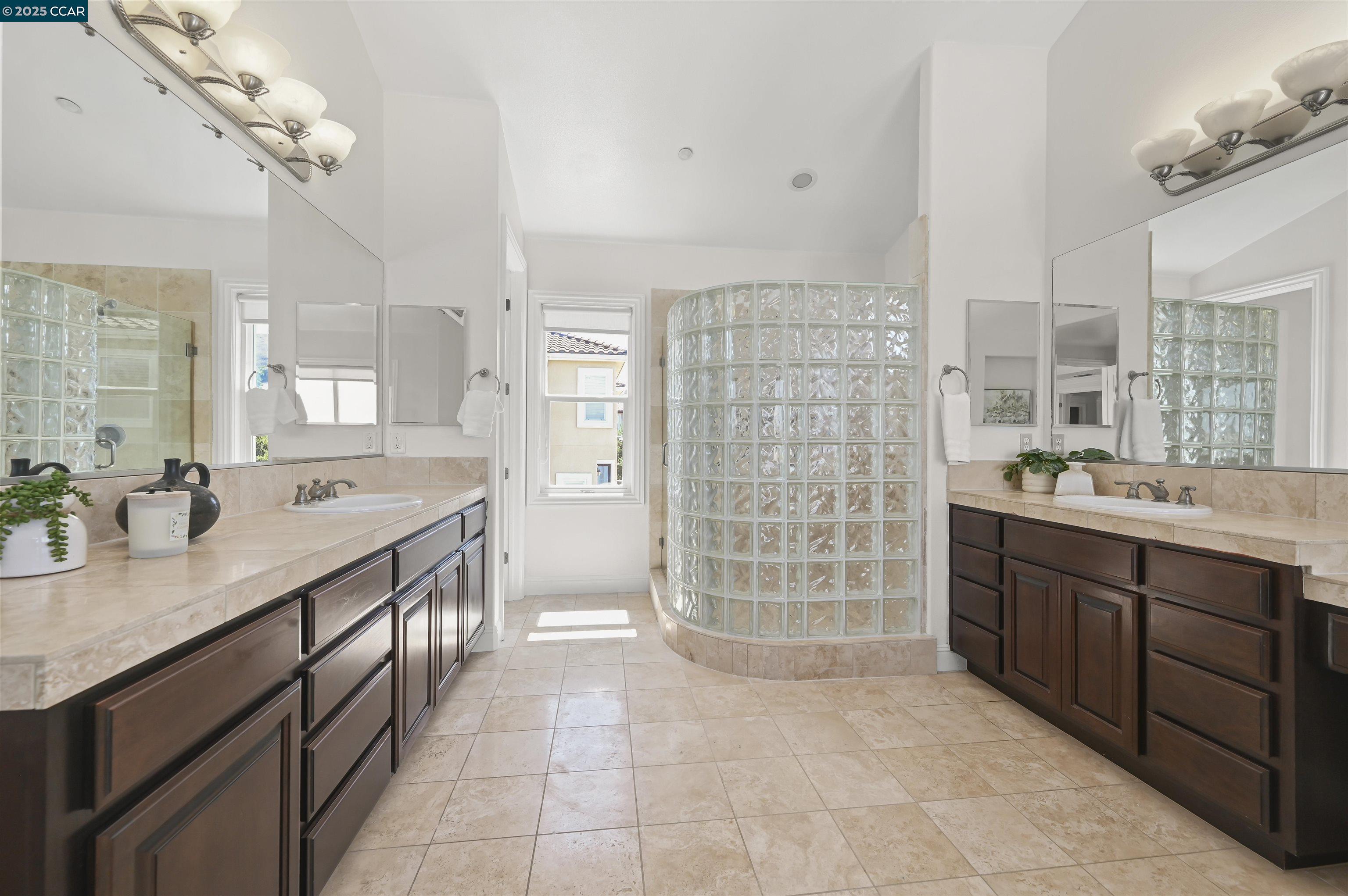 3388 Ashbourne Cir
