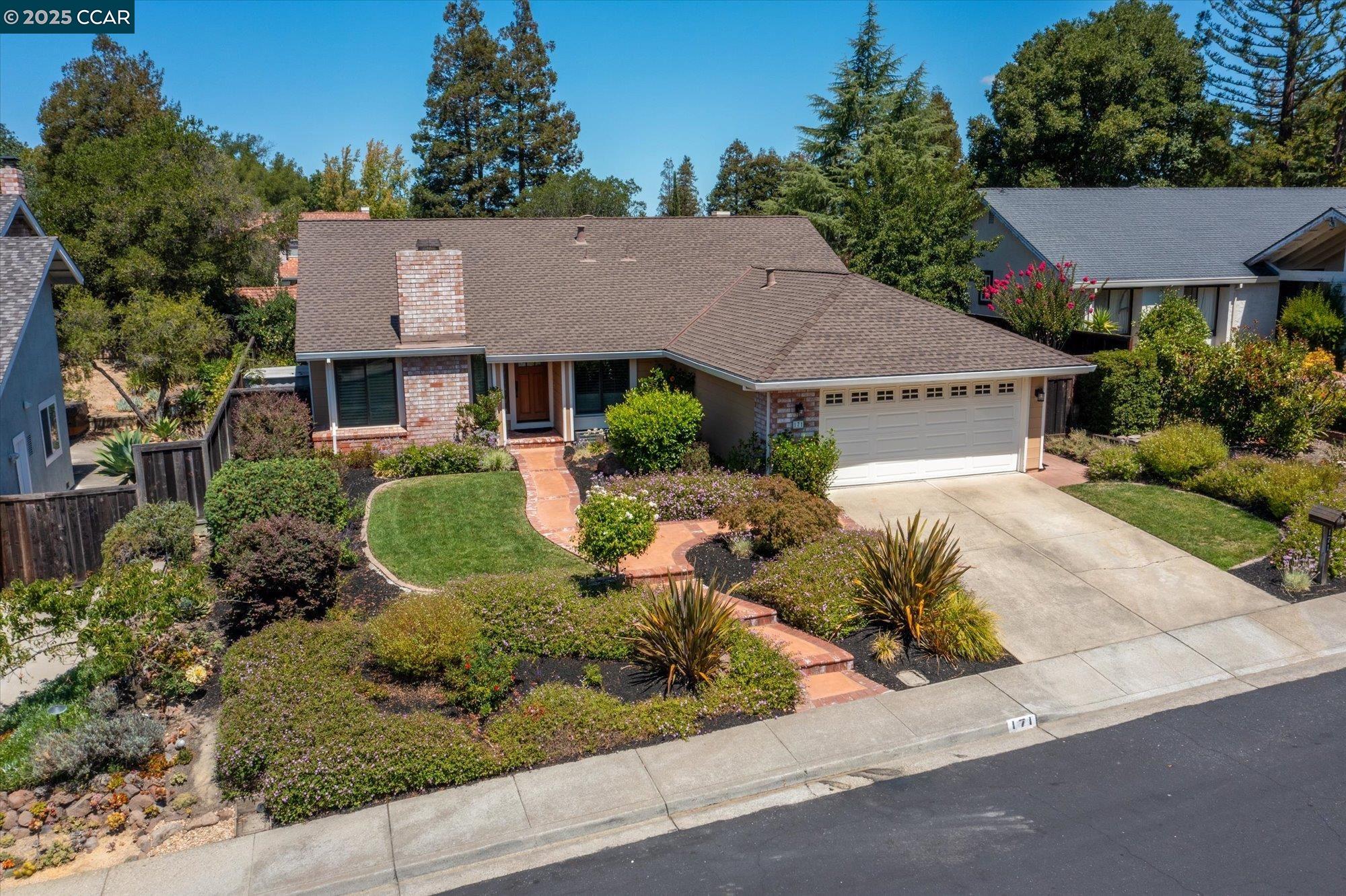 171 Mount Tam Ct